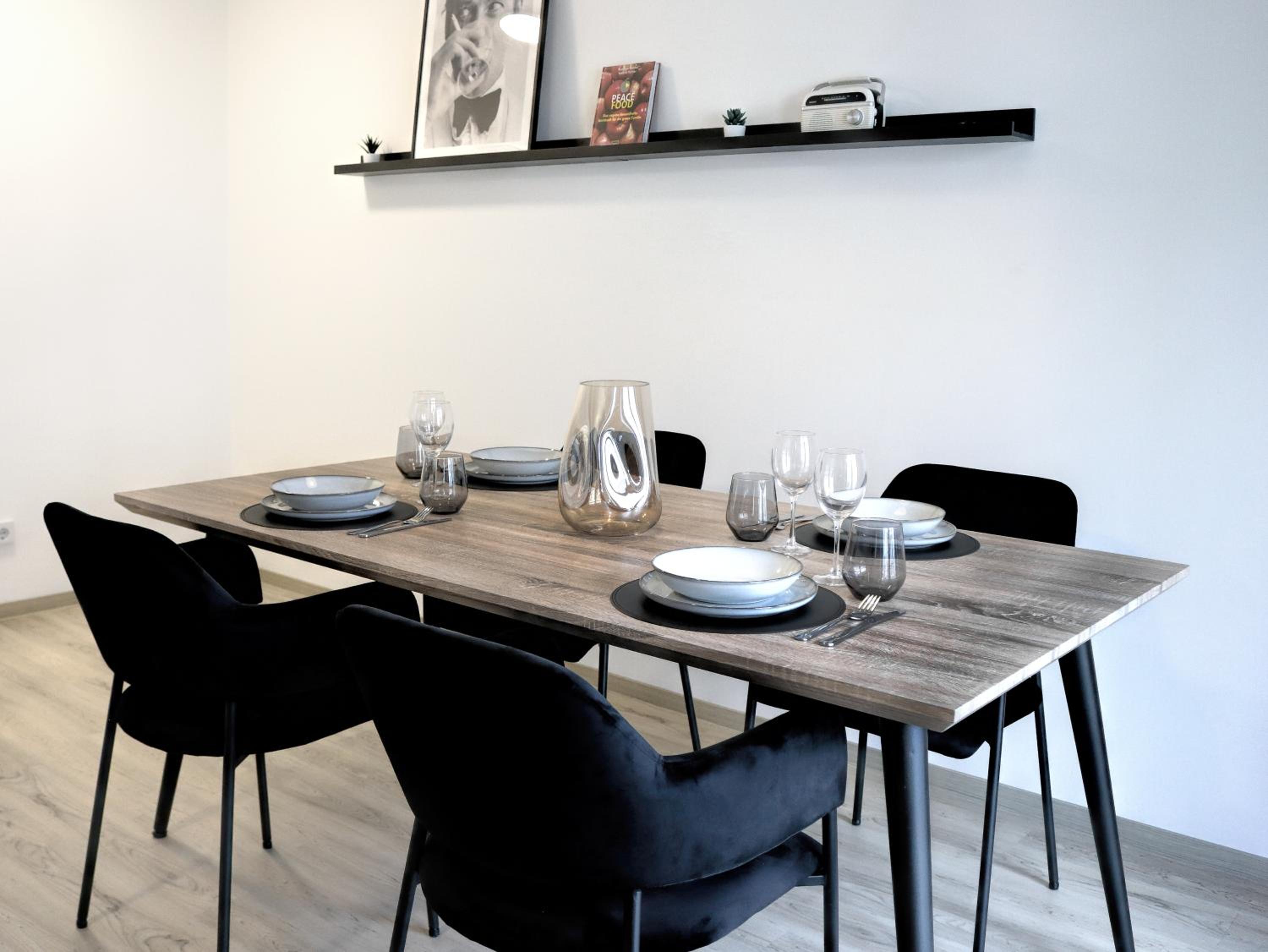 LIGHTPLACE • Design • Boxspring • Balkon • 2 Smart TV •Innenstadt