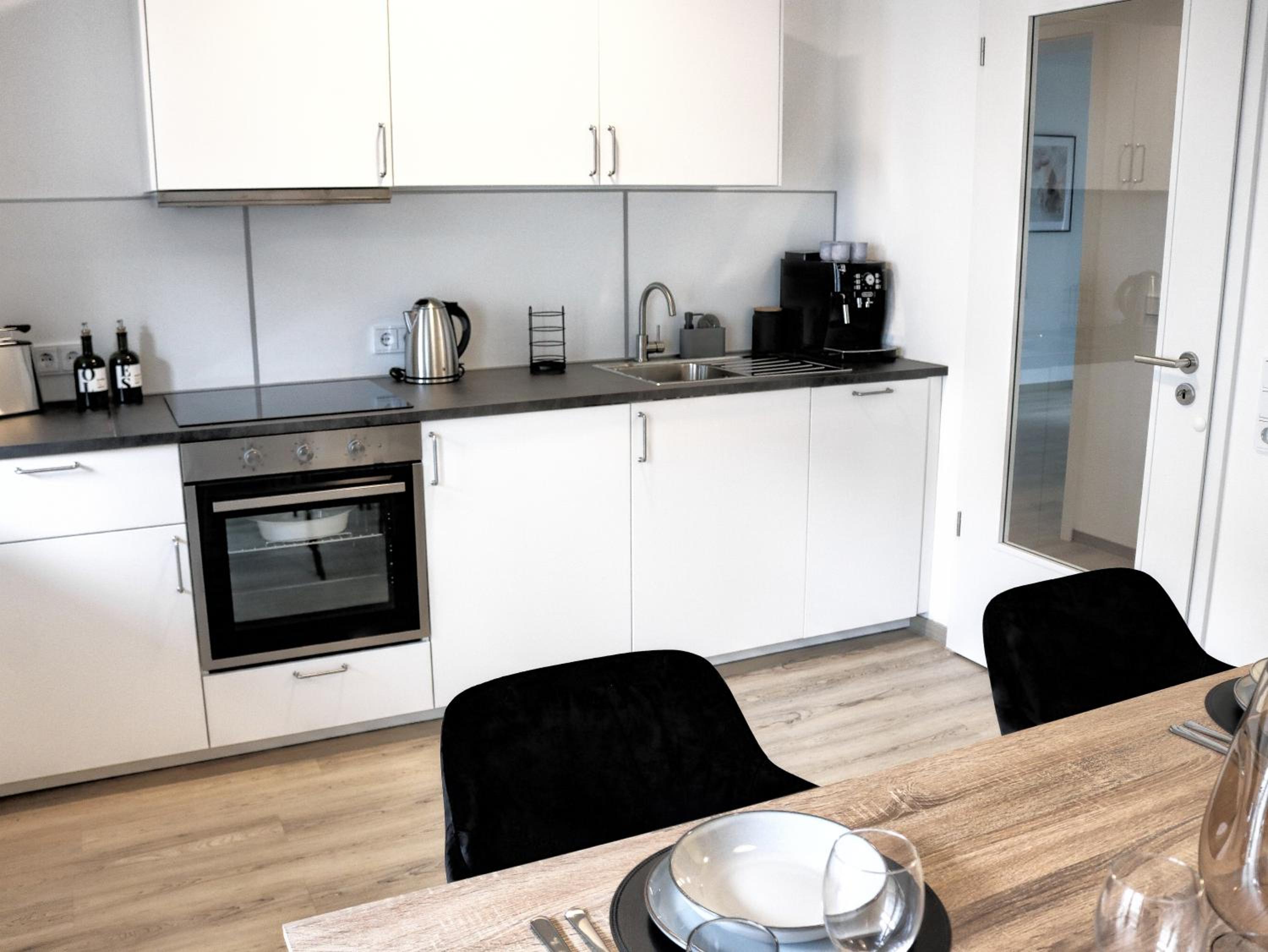 LIGHTPLACE • Design • Boxspring • Balkon • 2 Smart TV •Innenstadt