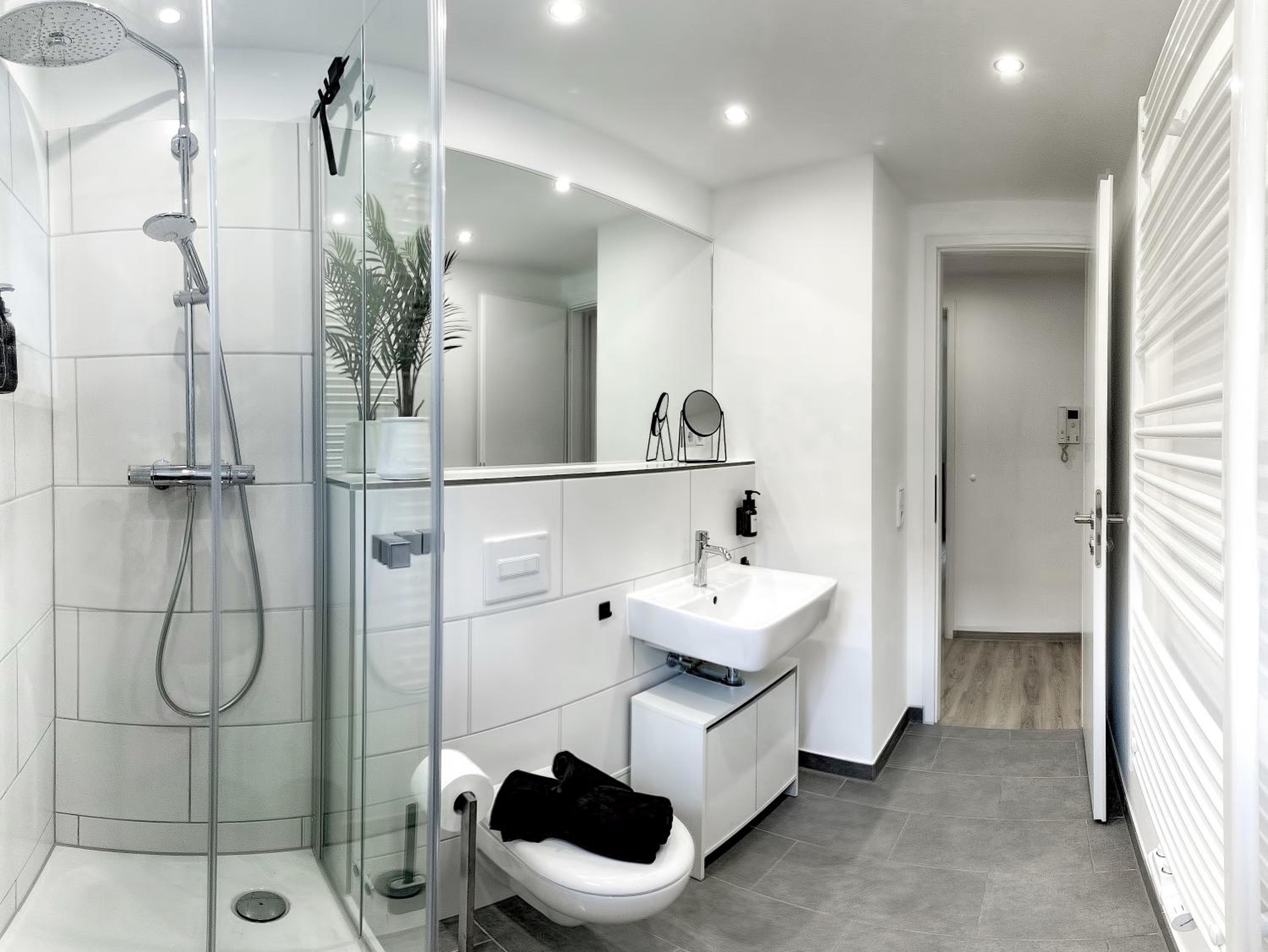 LIGHTPLACE • Design • Boxspring • Balkon • 2 Smart TV •Innenstadt