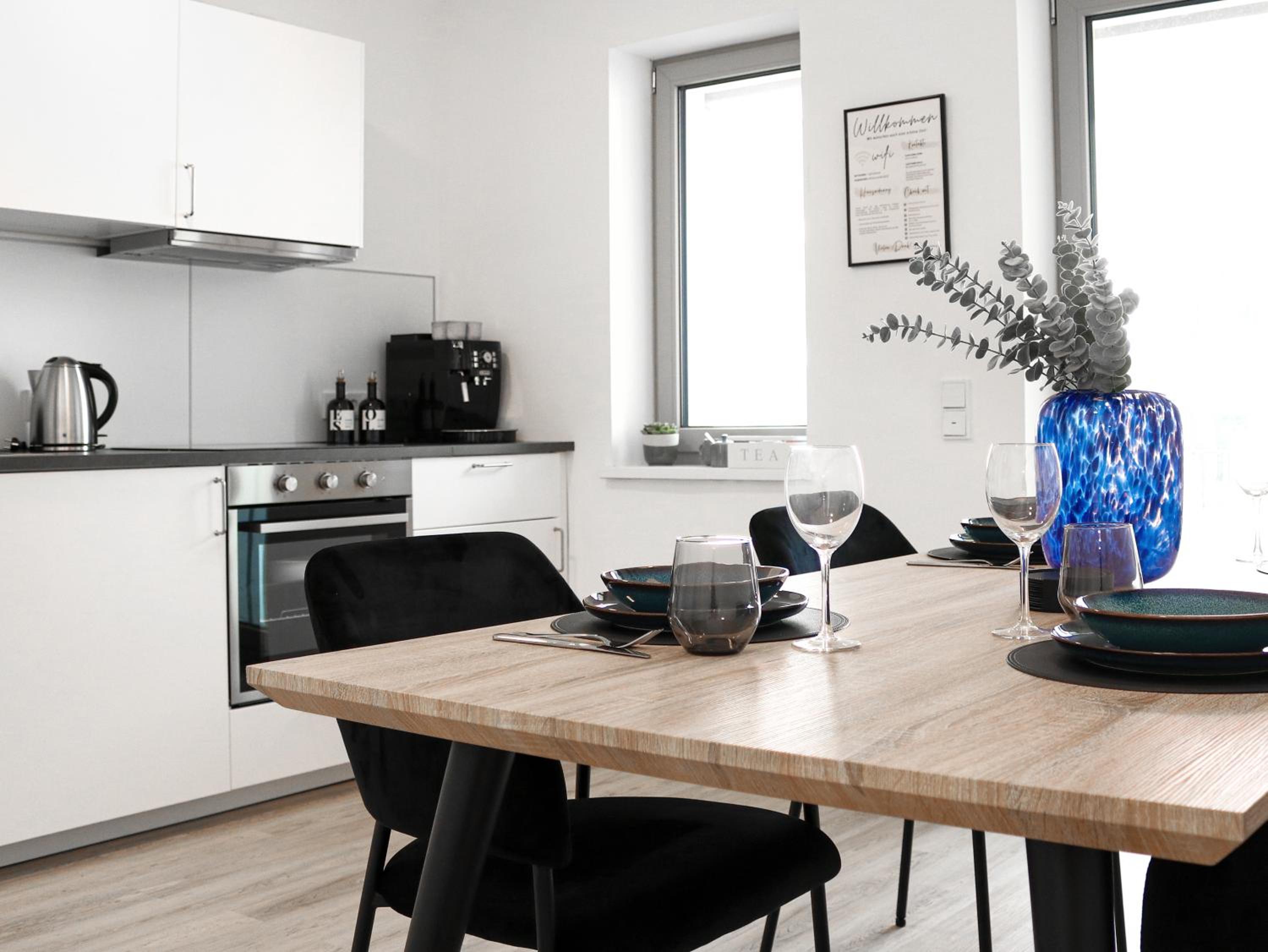 LIGHTPLACE • Design • Boxspring • Balkon • 2 Smart TV •Innenstadt