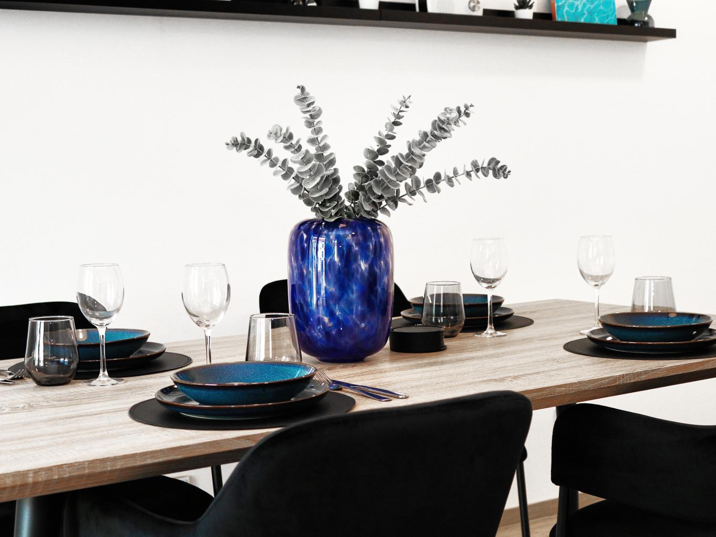 LIGHTPLACE • Design • Boxspring • Balkon • 2 Smart TV •Innenstadt