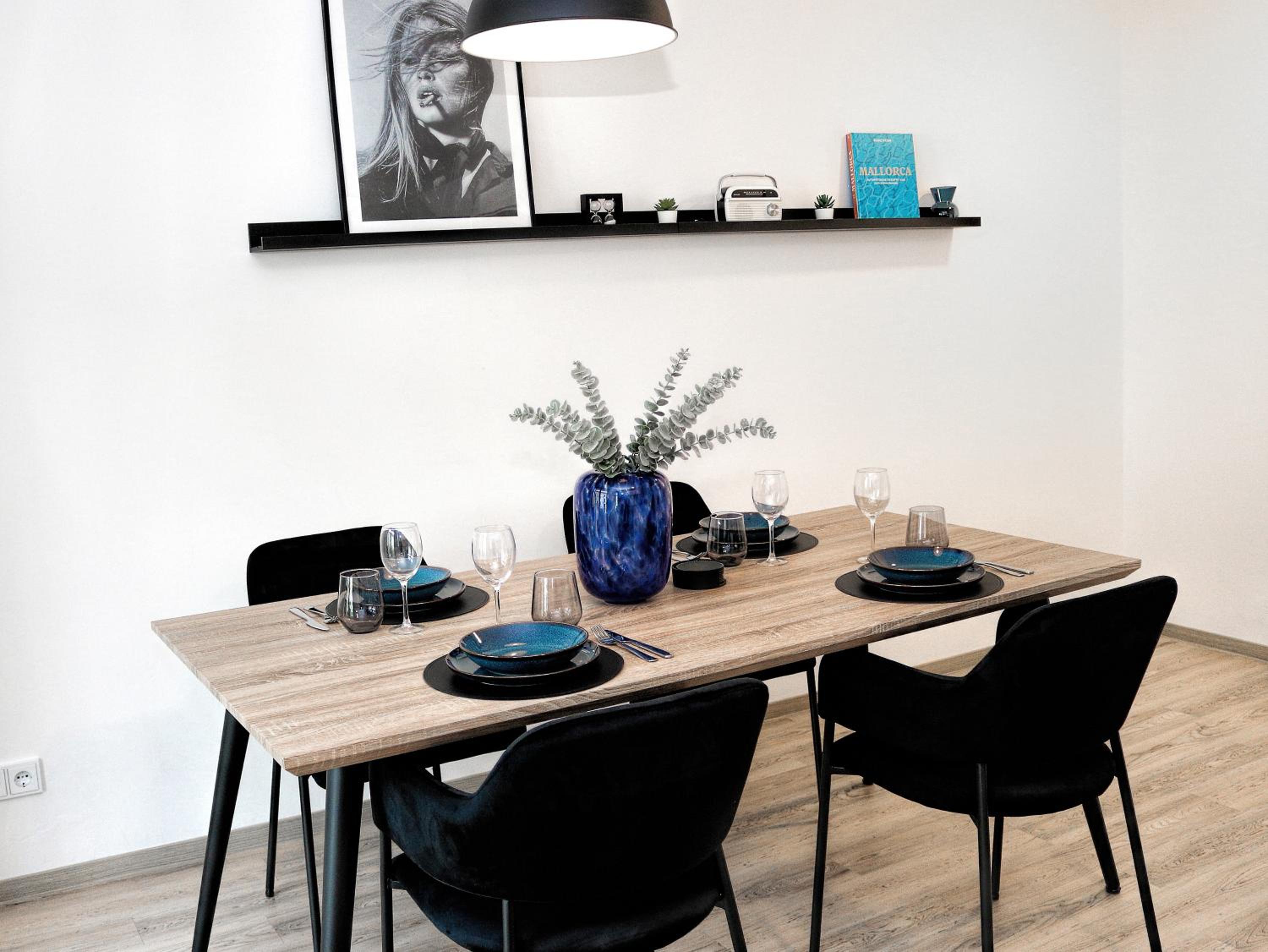 LIGHTPLACE • Design • Boxspring • Balkon • 2 Smart TV •Innenstadt