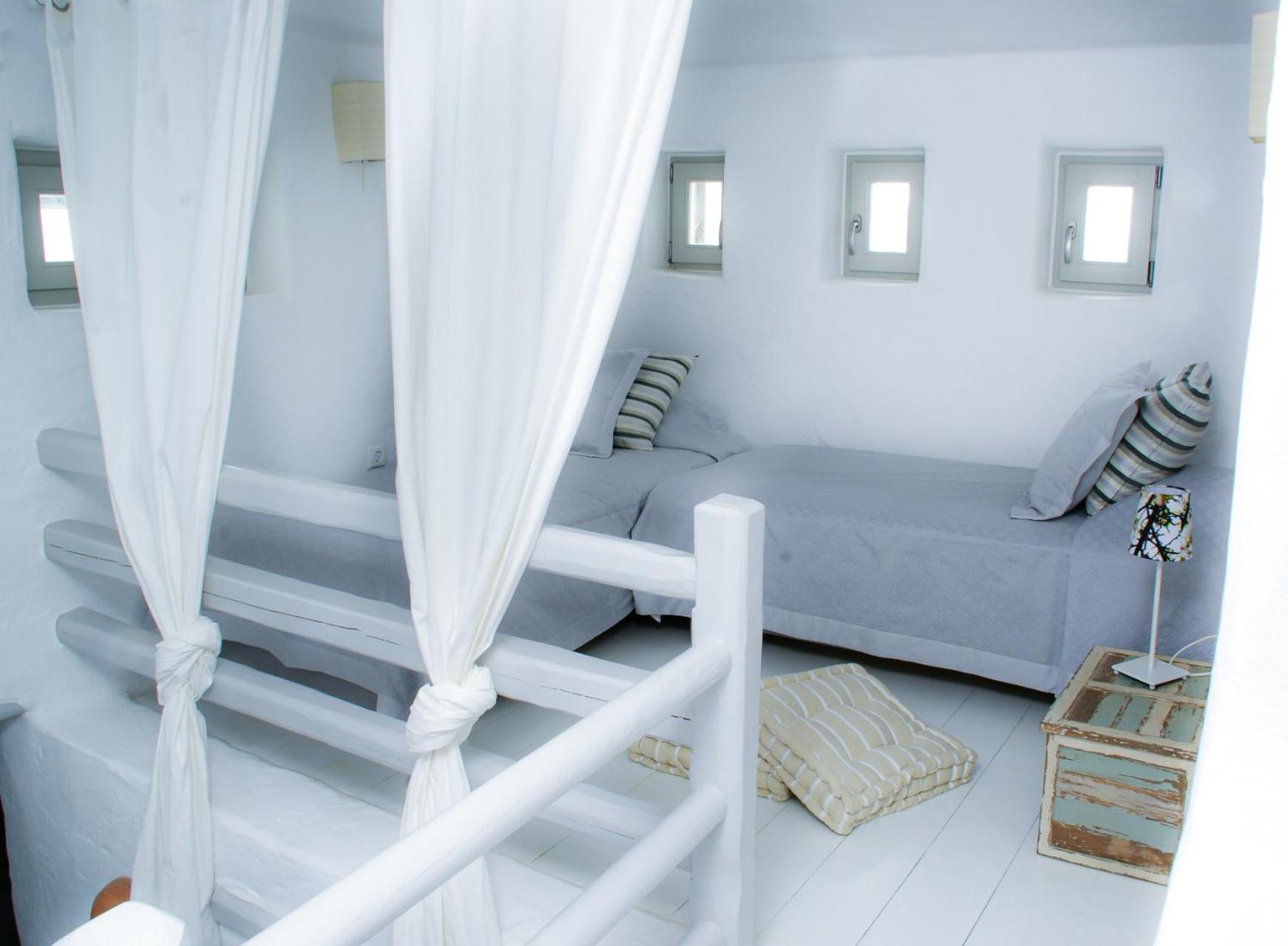 House with private pool photo 2