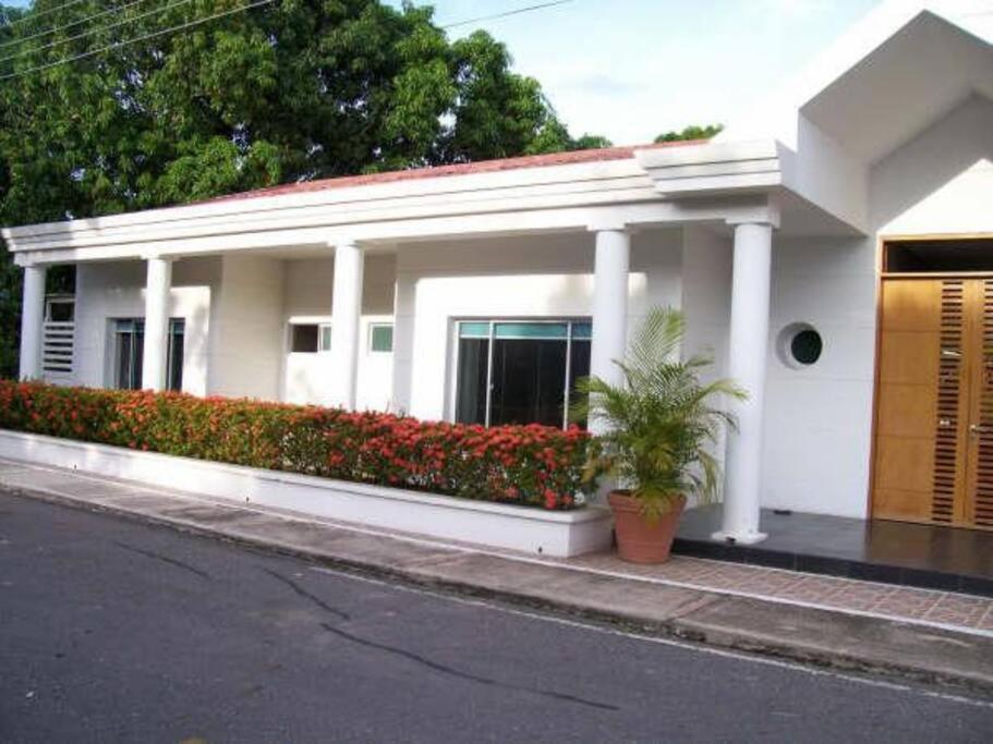 CASA EN CONDOMINIO EL PEÑON GIRARDOT 181