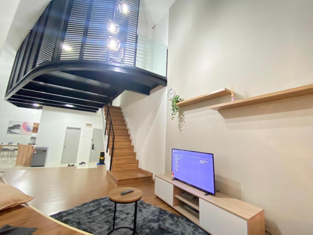 Duplex Studio at Empire City Damansara Perdana Wifi Netflix photo 4