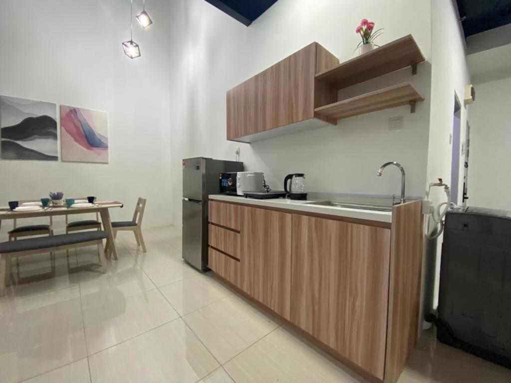 Duplex Studio at Empire City Damansara Perdana Wifi Netflix photo 7