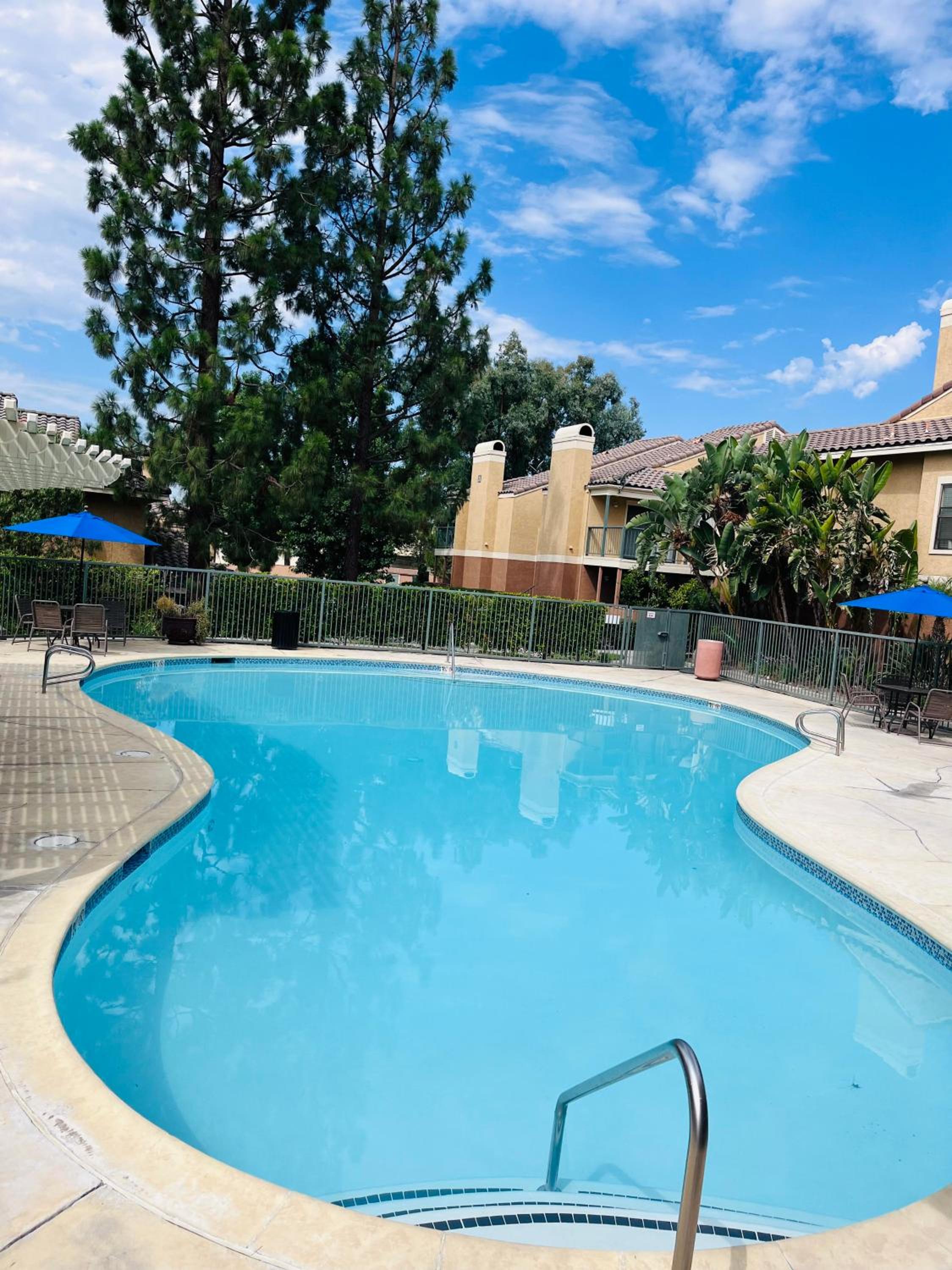 Hotel Stylish 2 Bedroom Close To Ontario Airport