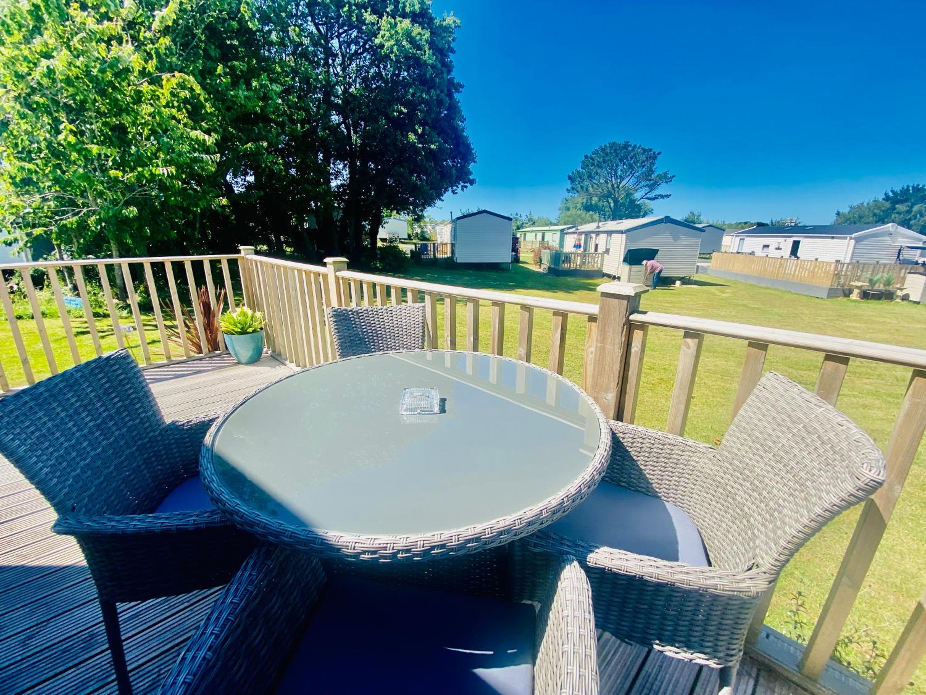 B47 Caravan Seven Bays view 4