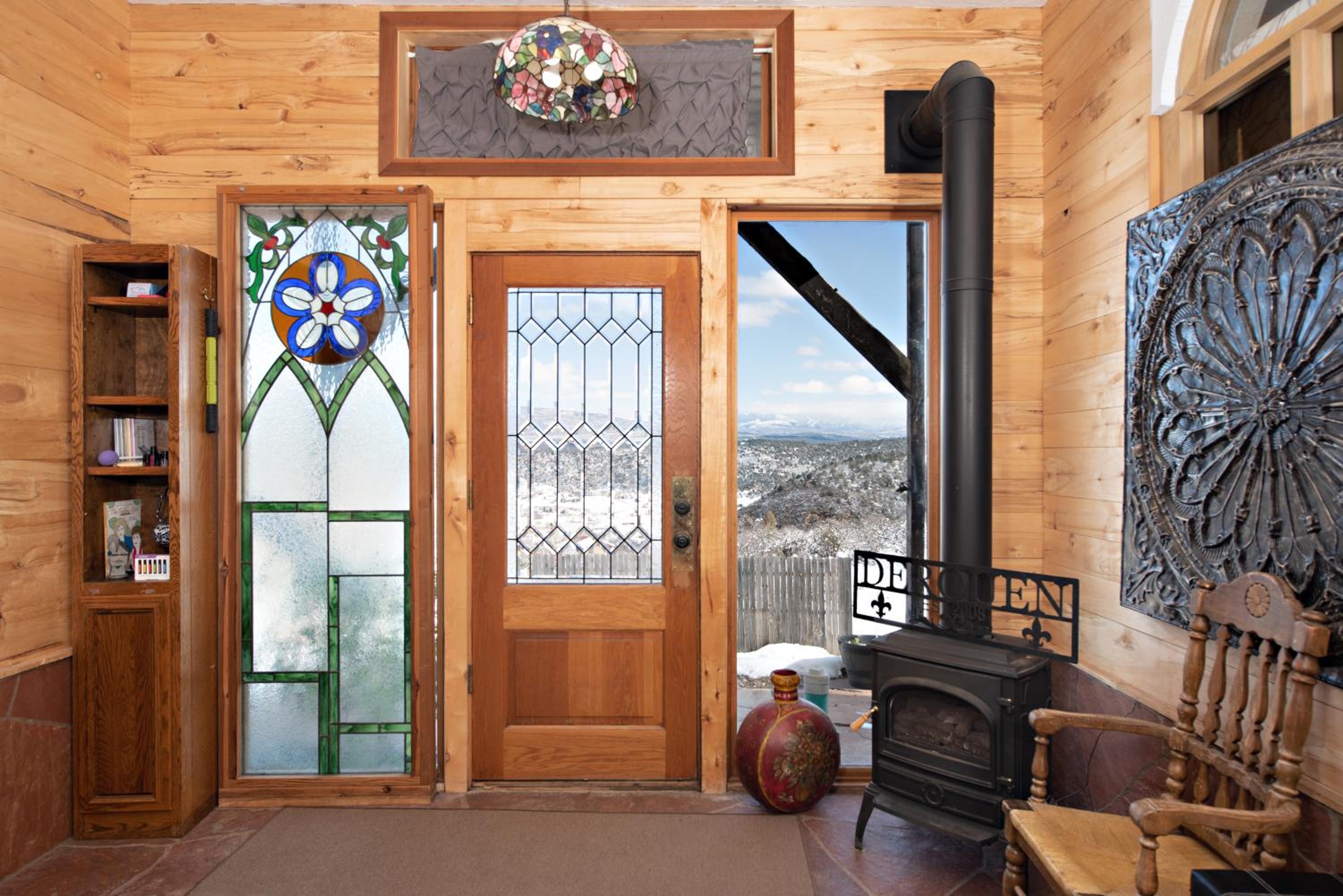 Wanderer Studio, AN OFF GRID MOUNTAIN Guest Studio With Fantastic Views