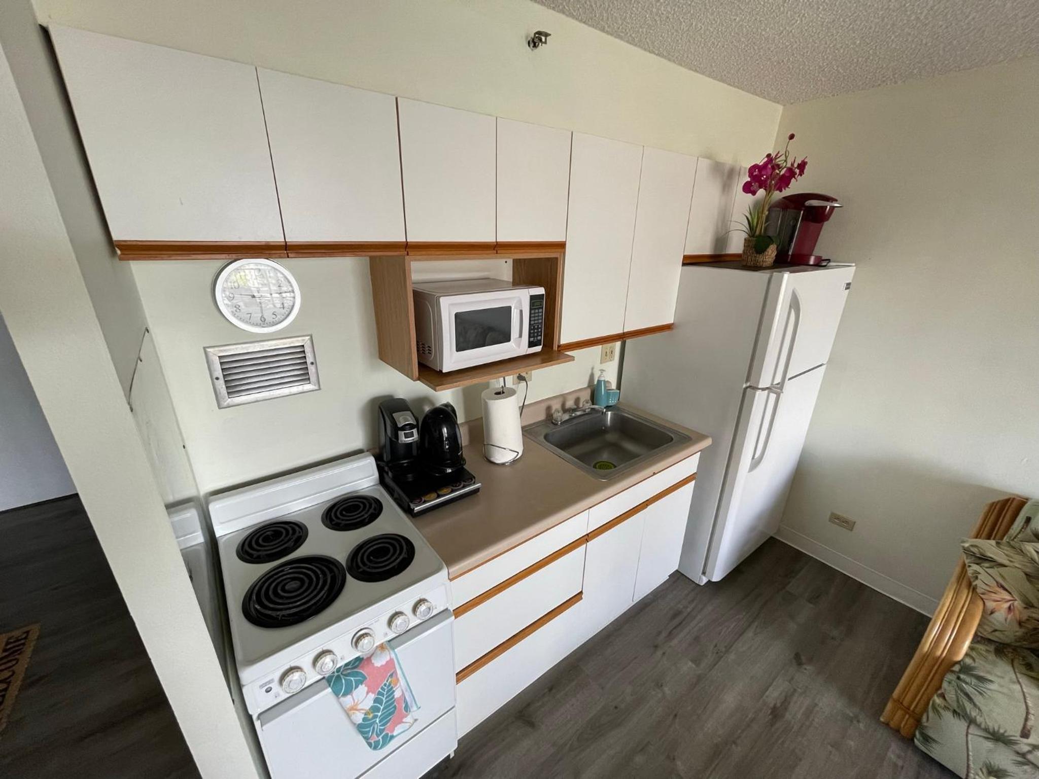Tropical Studios at Marine Surf Waikiki - FREE PARKING - BEST LOCATION - FULL KITCHEN - SWIMMING POOL 照片第 213 張,共 263 張