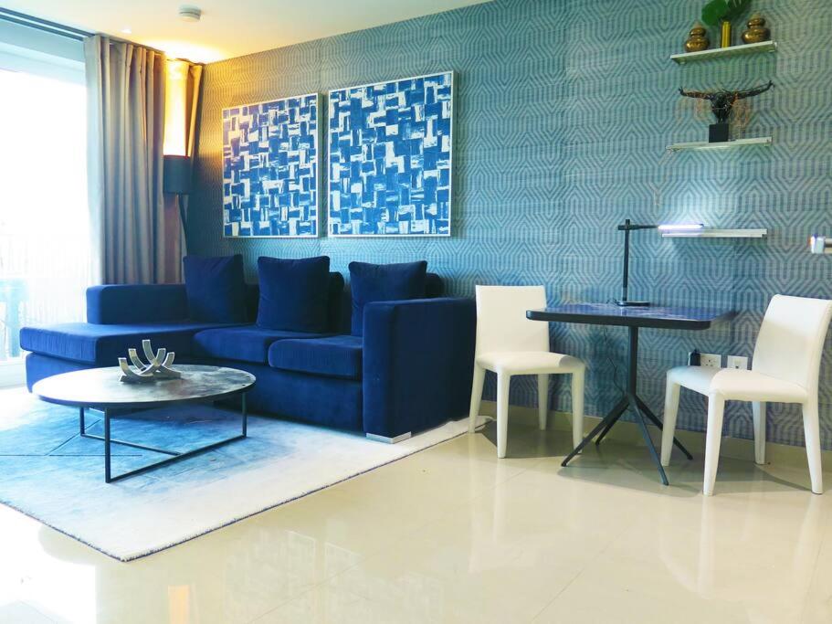 Club White London Bridge One Bedroom Apartment view 2