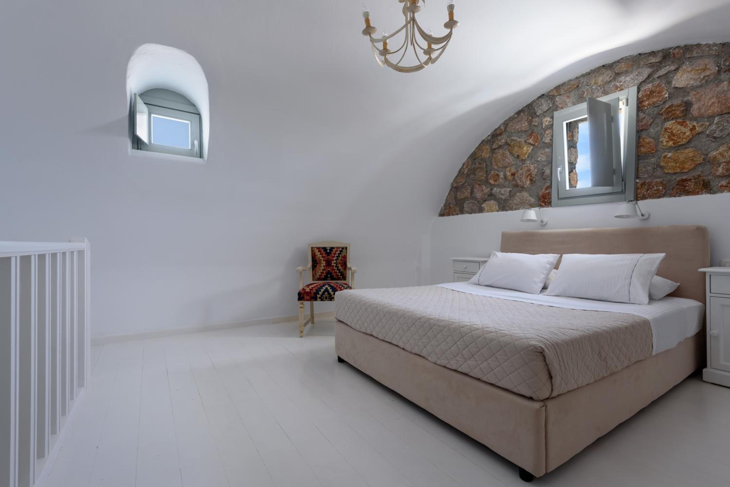 Red Cliff Santorini Villa - Volcano View & Jacuzzi photo 2