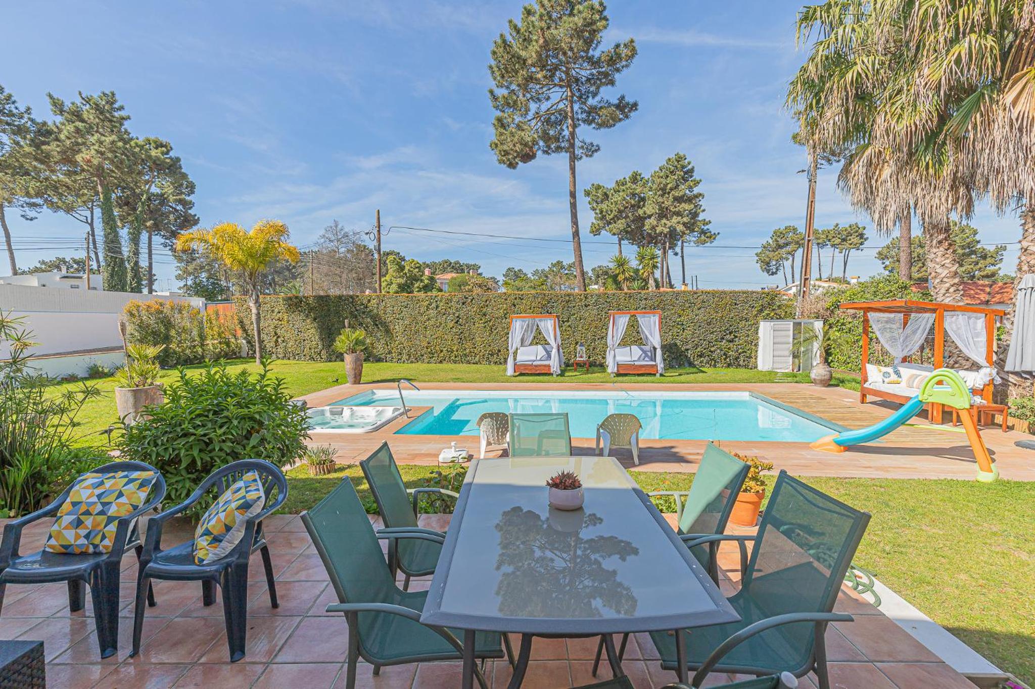 Villa Whiteloft Pool Spa Lounge view 5