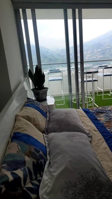 Penthouse Lujo Itagui 40 Piso Vista Panoramica Jacuzzi Sauna Largo Plazo