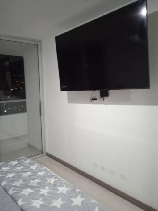 Penthouse Lujo Itagui 40 Piso Vista Panoramica Jacuzzi Sauna Largo Plazo