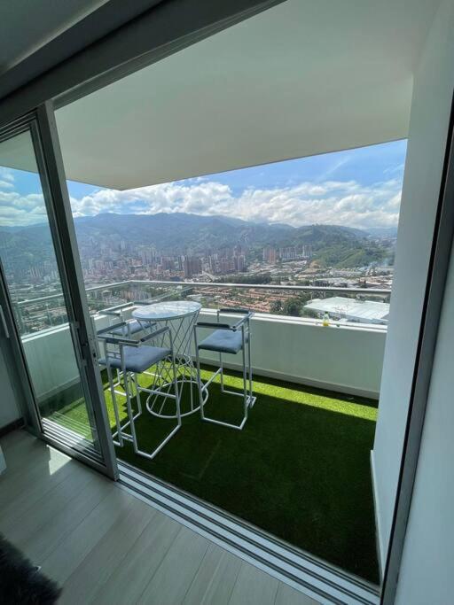 Penthouse Lujo Itagui 40 Piso Vista Panoramica Jacuzzi Sauna Largo Plazo