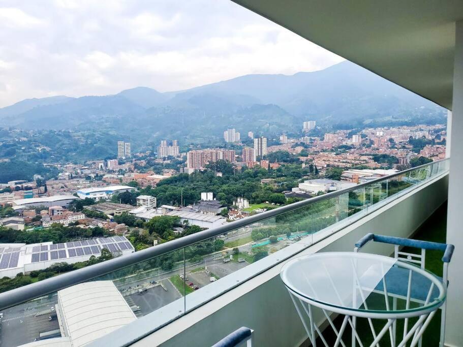 Penthouse Lujo Itagui 40 Piso Vista Panoramica Jacuzzi Sauna Largo Plazo