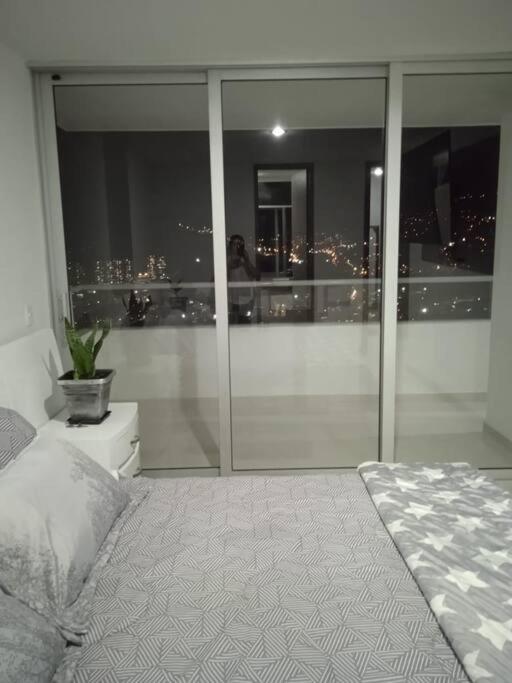 Penthouse Lujo Itagui 40 Piso Vista Panoramica Jacuzzi Sauna Largo Plazo