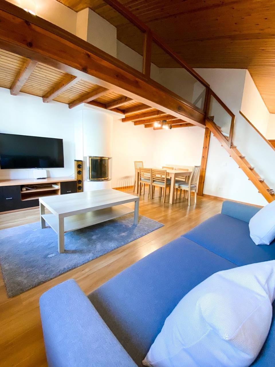 Elegante Ático Encamp - FREE Parking Wifi SmartTv - Con altillo y 2 baños completos! l by BonesVacances