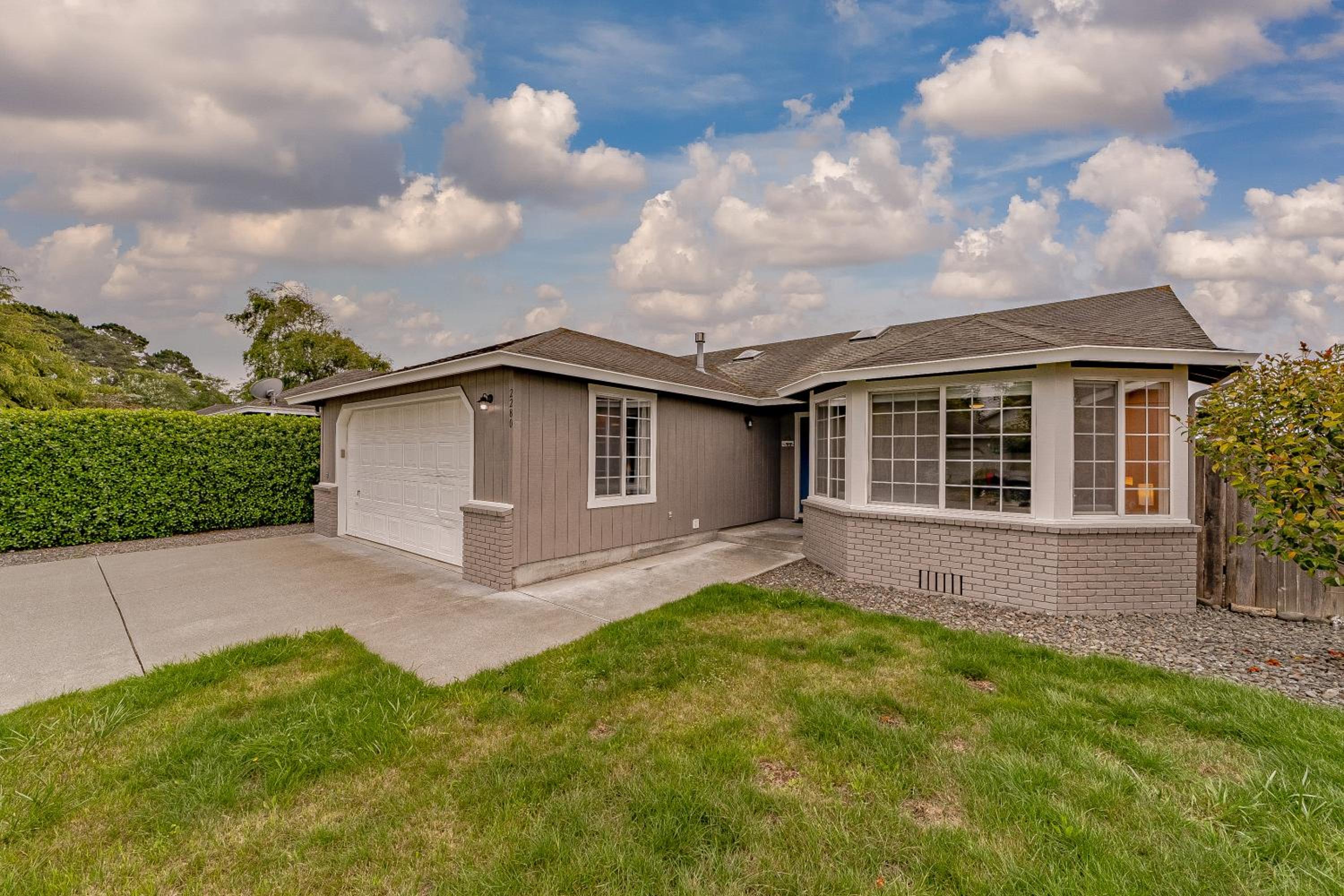 Cozy Home, Close to Ocean and Redwoods view 4