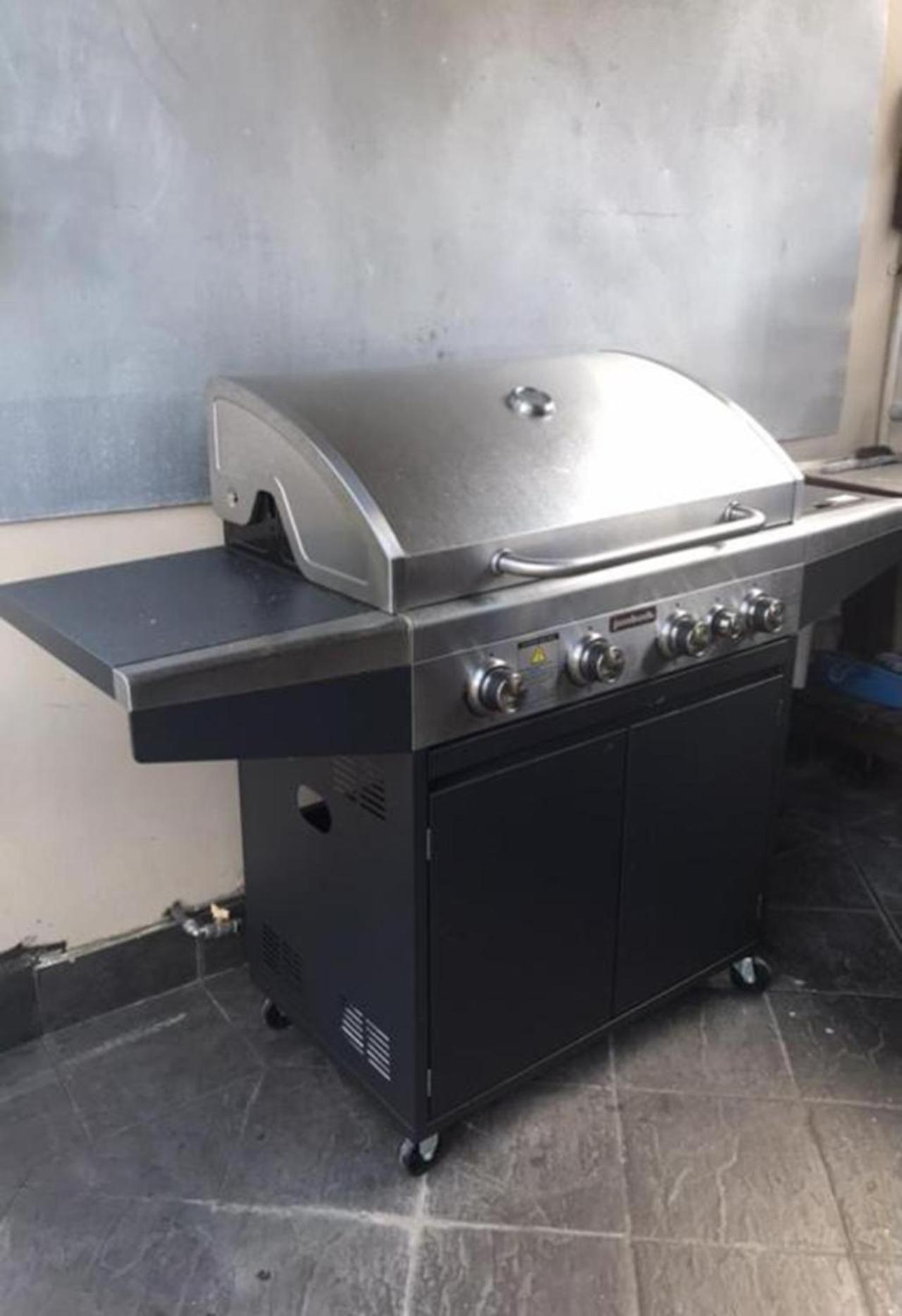 Big Backpackers Hostel 3