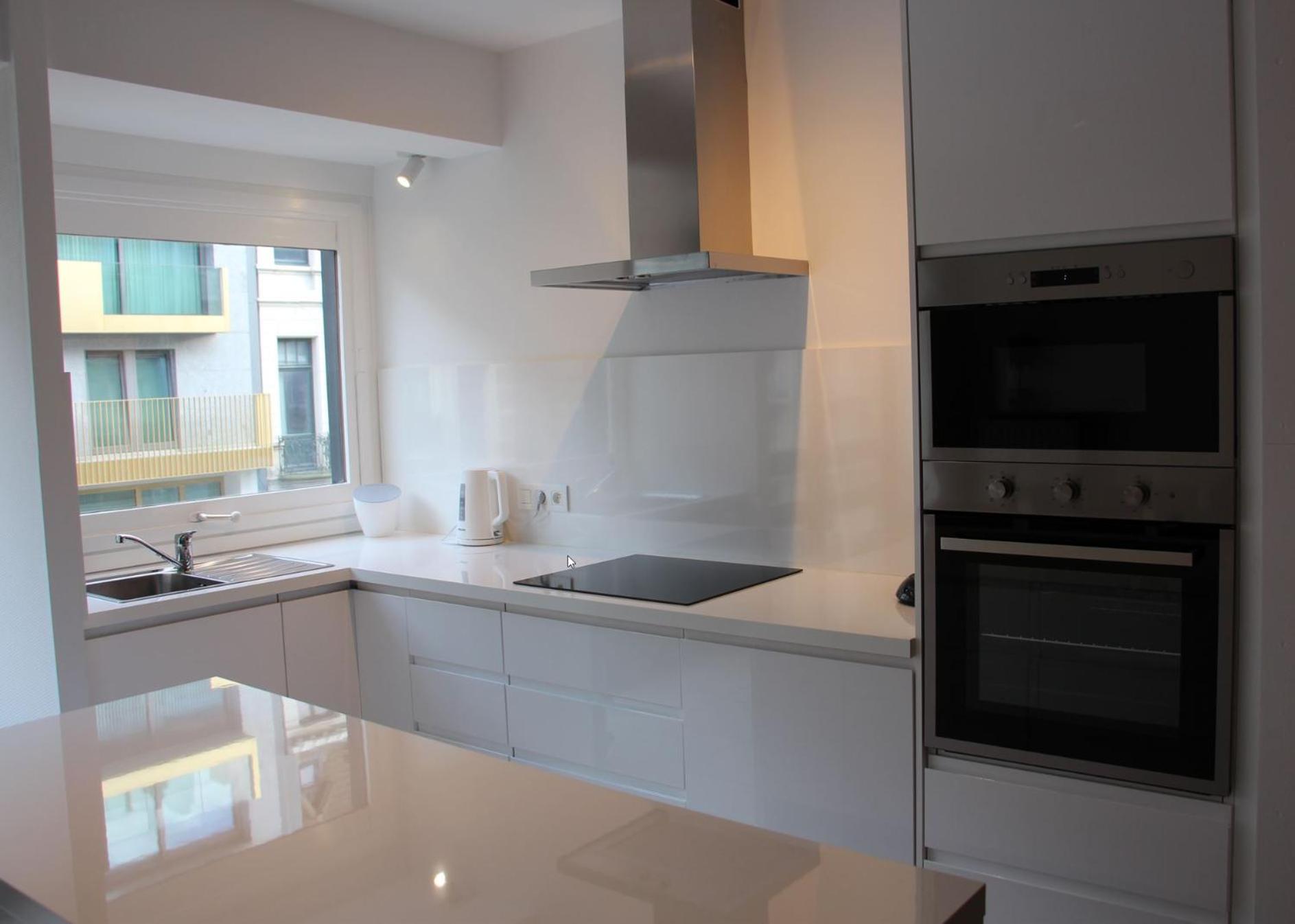 WeLoveOostende - Newly renovated large apartment 150m from the beach - Including bed sheets and final clea-ning