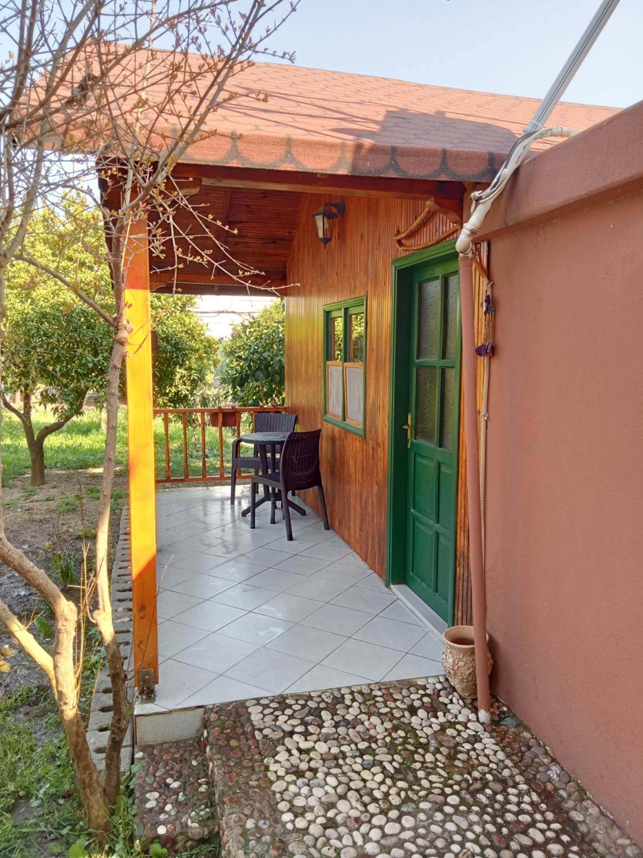Bungalow with access to a large garden near beach view 3