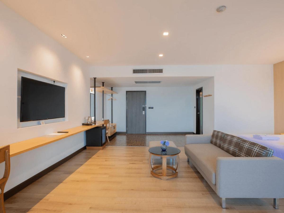 The Royal River Hotel 2