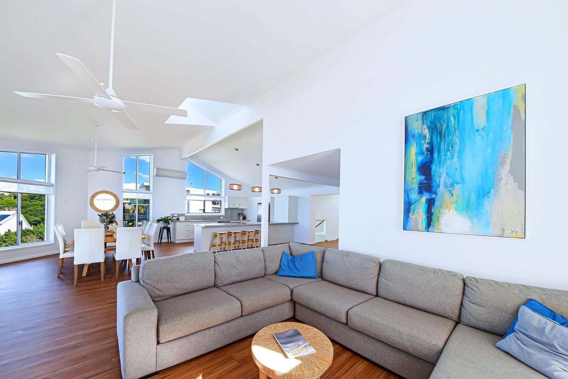 10 Mona Vista Court
