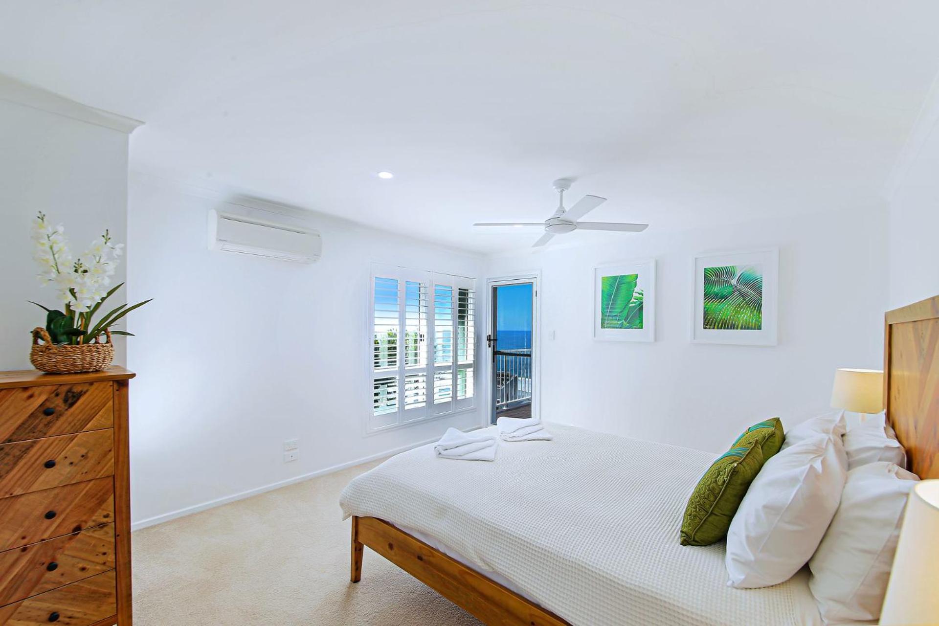 10 Mona Vista Court