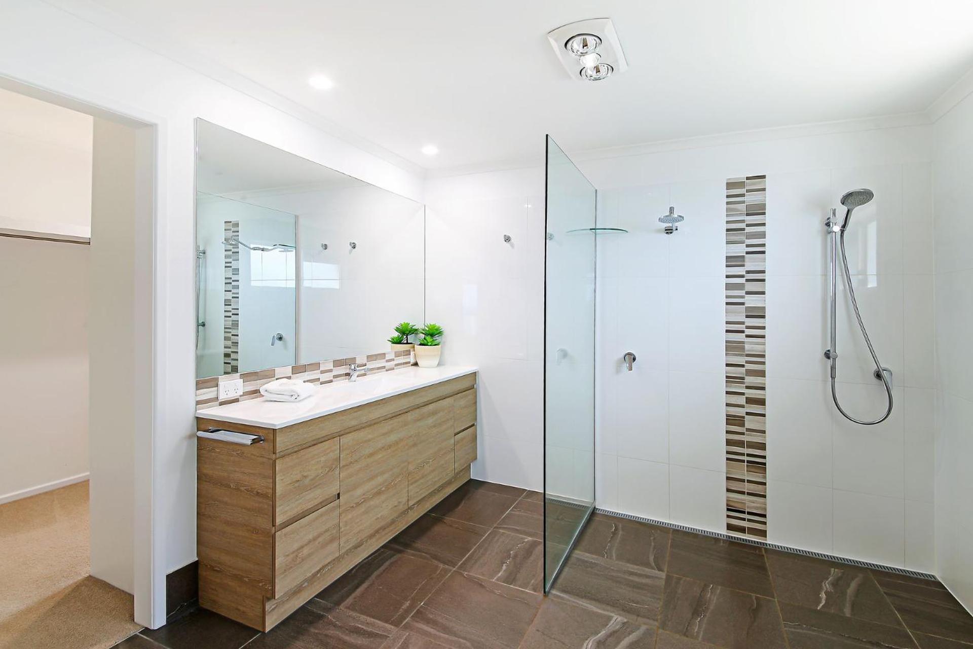 10 Mona Vista Court