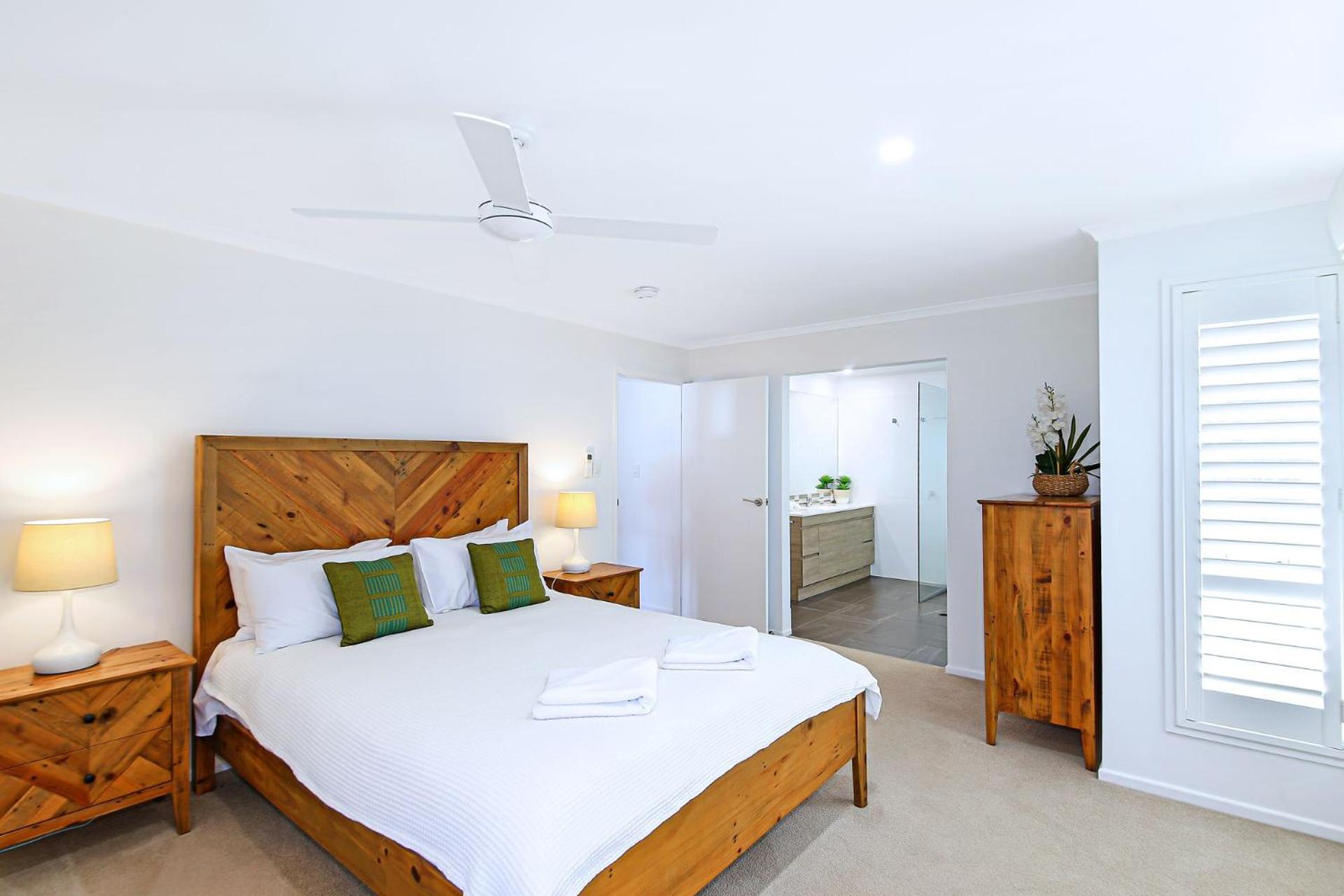 10 Mona Vista Court