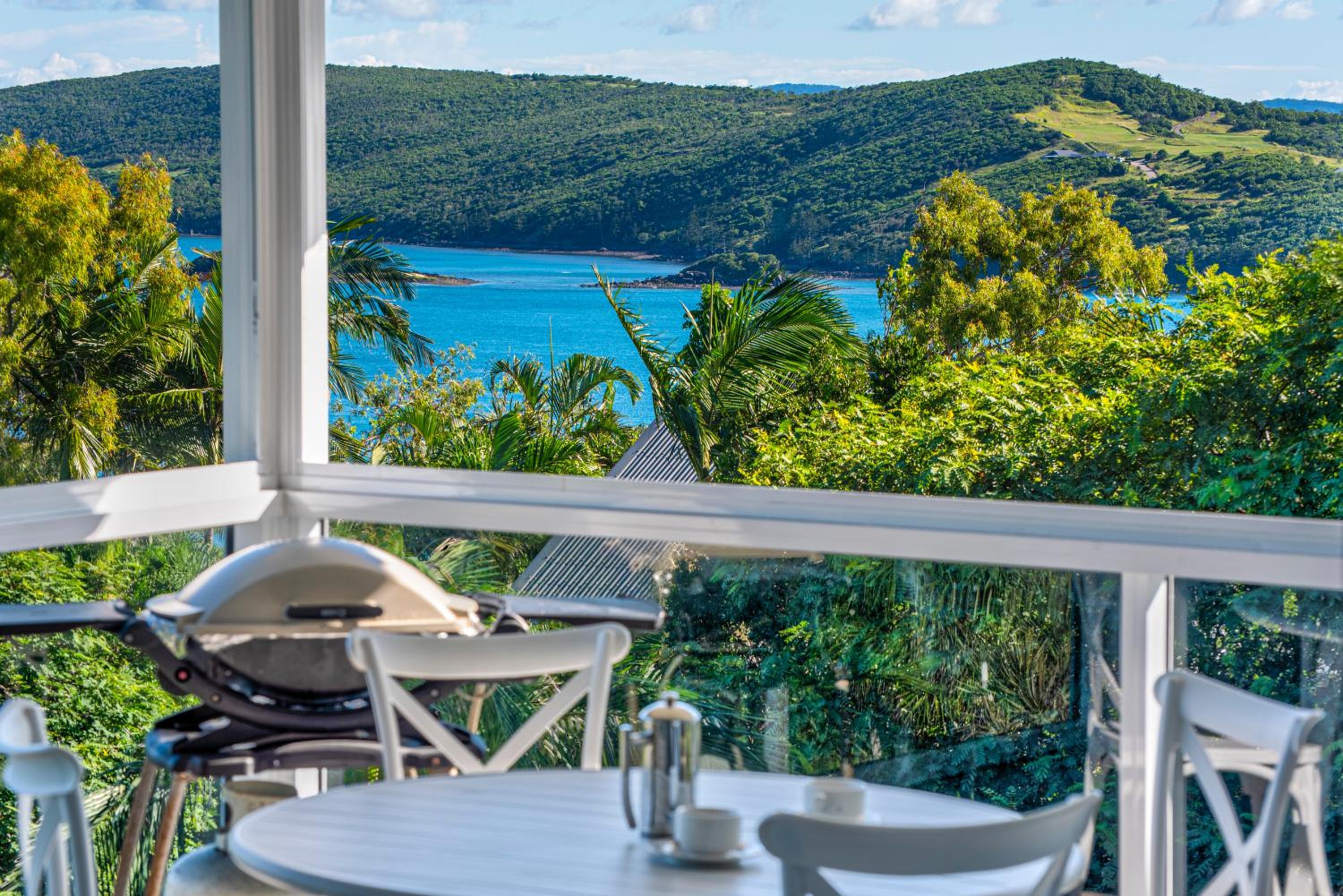 Oasis Apartments on Hamilton Island by HIHA
