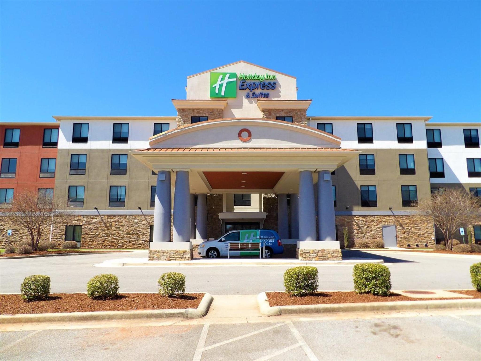 Hotel Holiday Inn Express & Suites - Huntsville Airport, an IHG Hotel - Image 1
