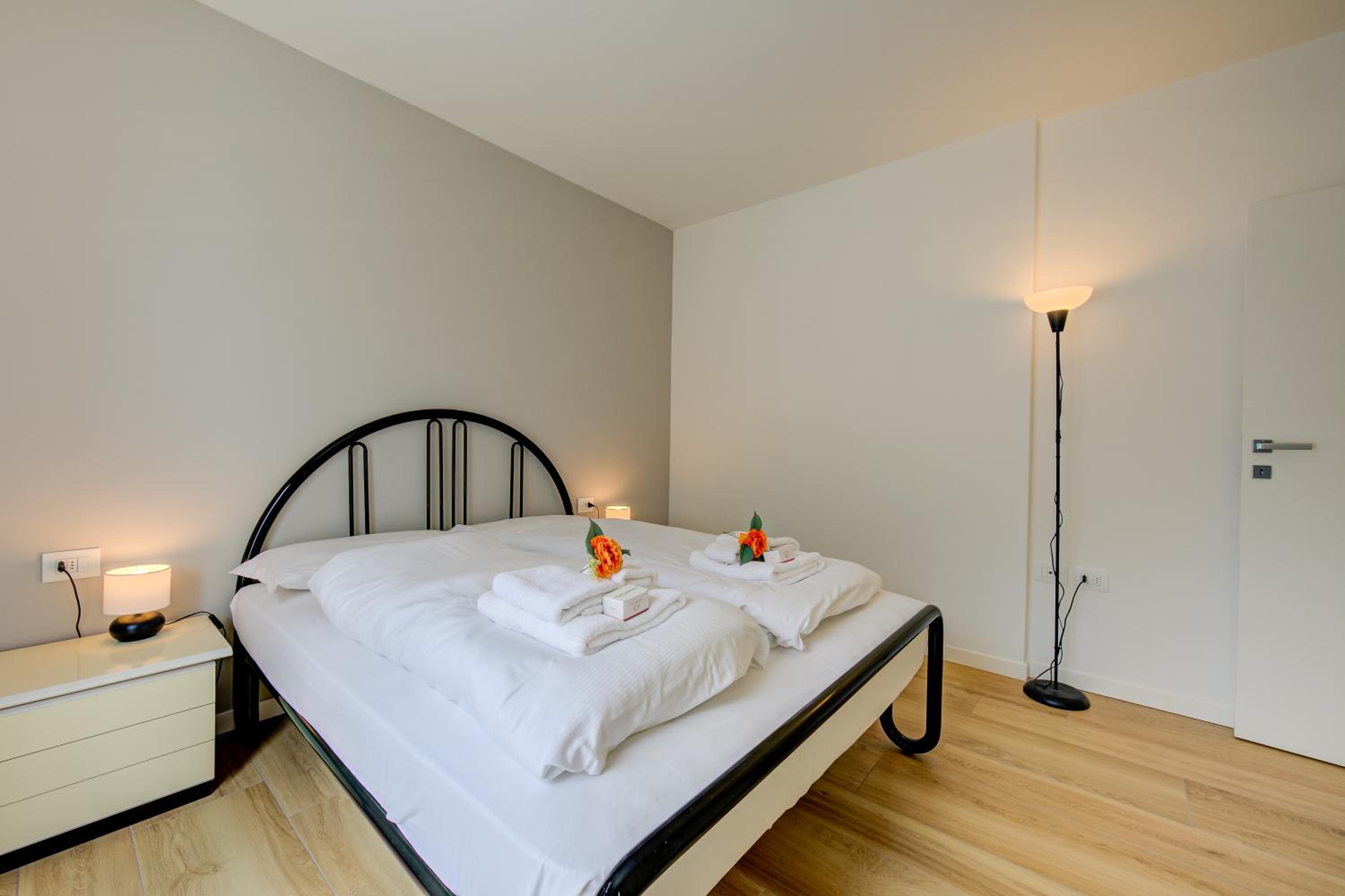 Balcone Sui Tigli Few Min From The Lake - Happy Rentals photo 5