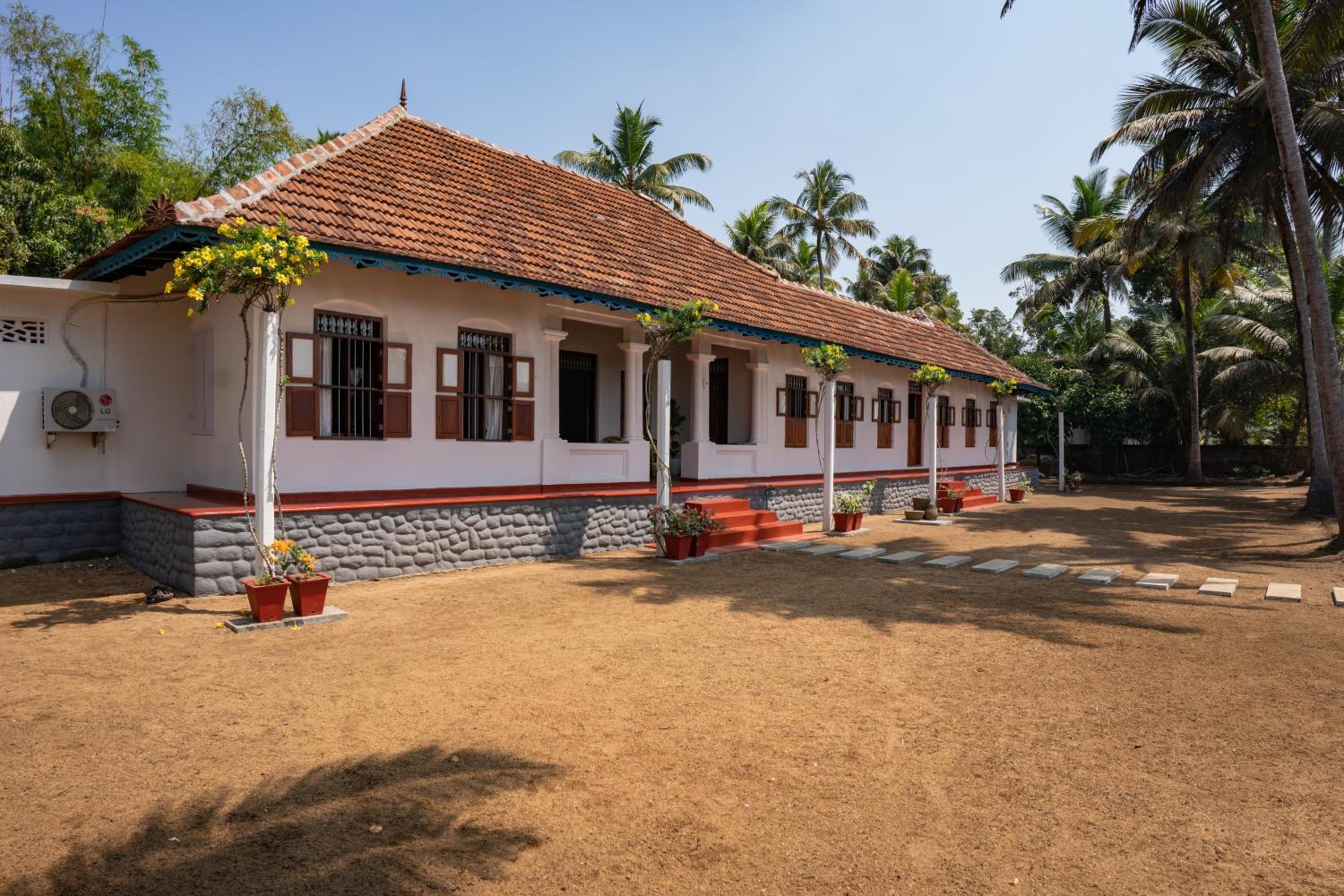 Kuttanad Kayak Club by Lexstays view 4