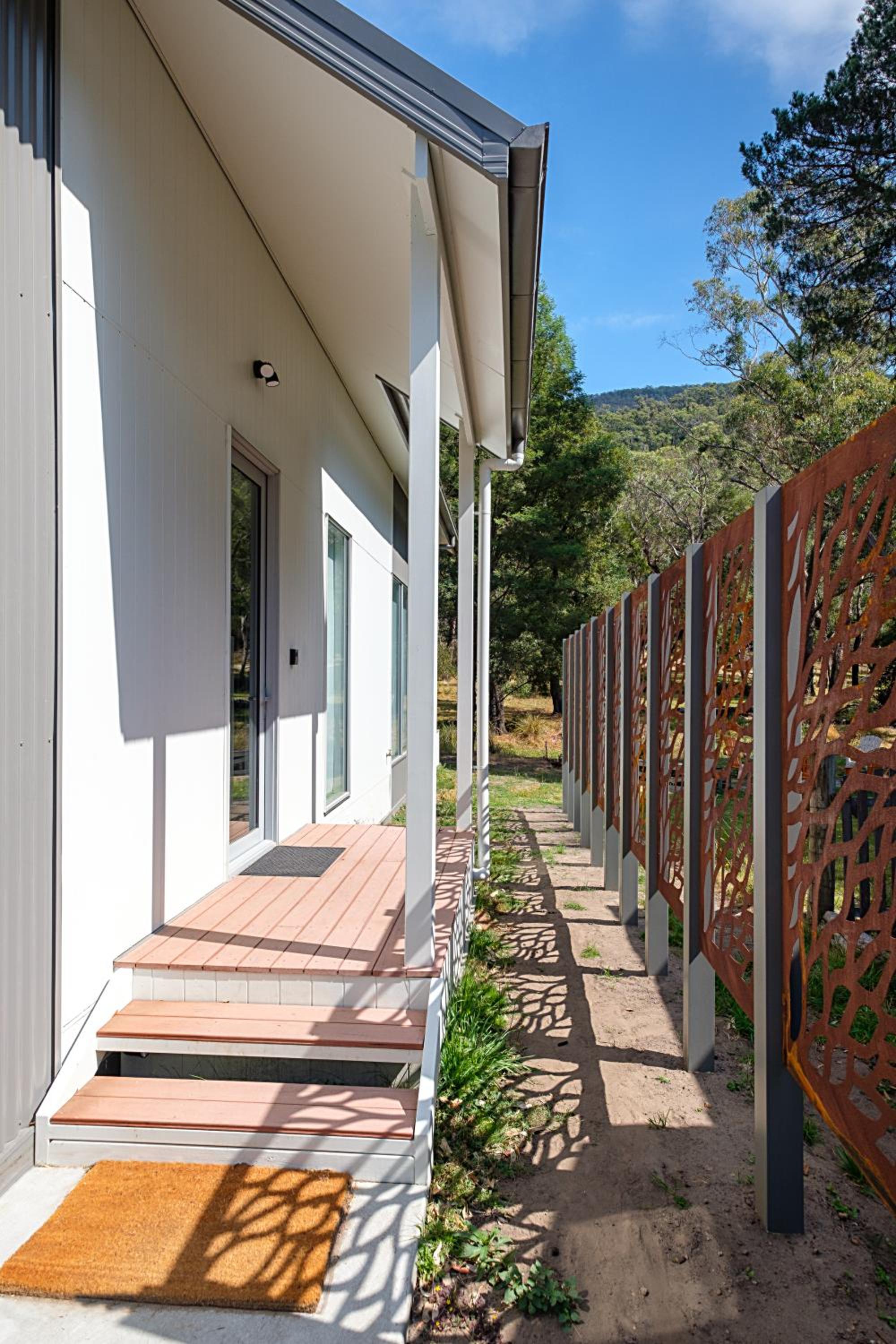 Serenity HG4 4Br 3&half Ba with Absolute National Park Frontage