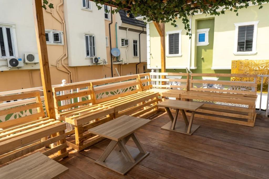 Elegant 1-Bed With Unlimited Starlink SuperFast Speed WiFi & 24hrs POWER view 4