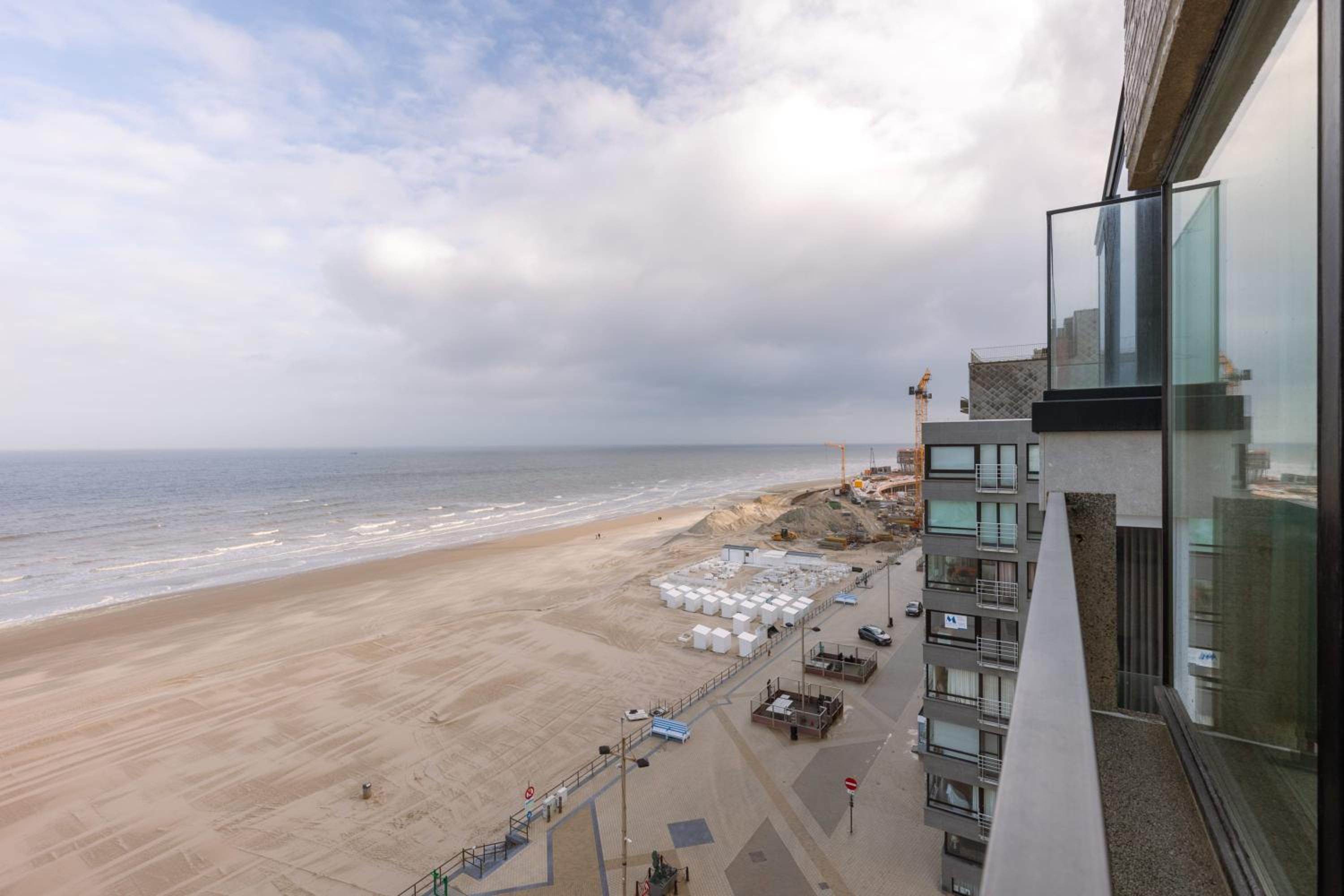 Bright apartment with beautiful sea view