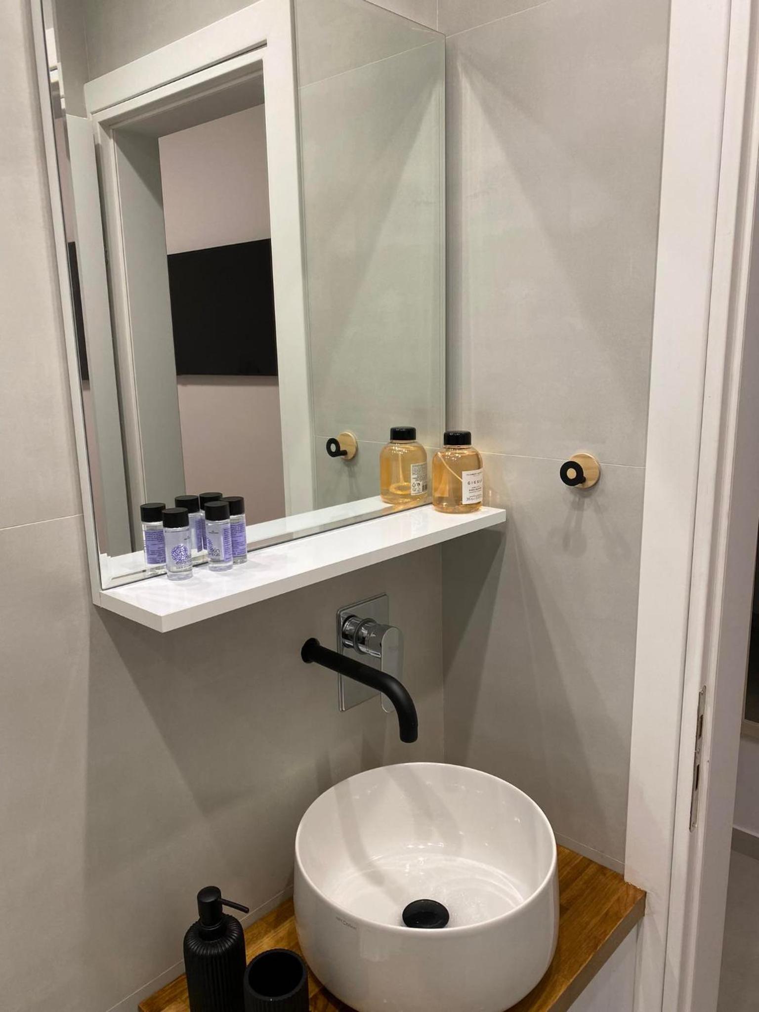 Modern studio apartment B