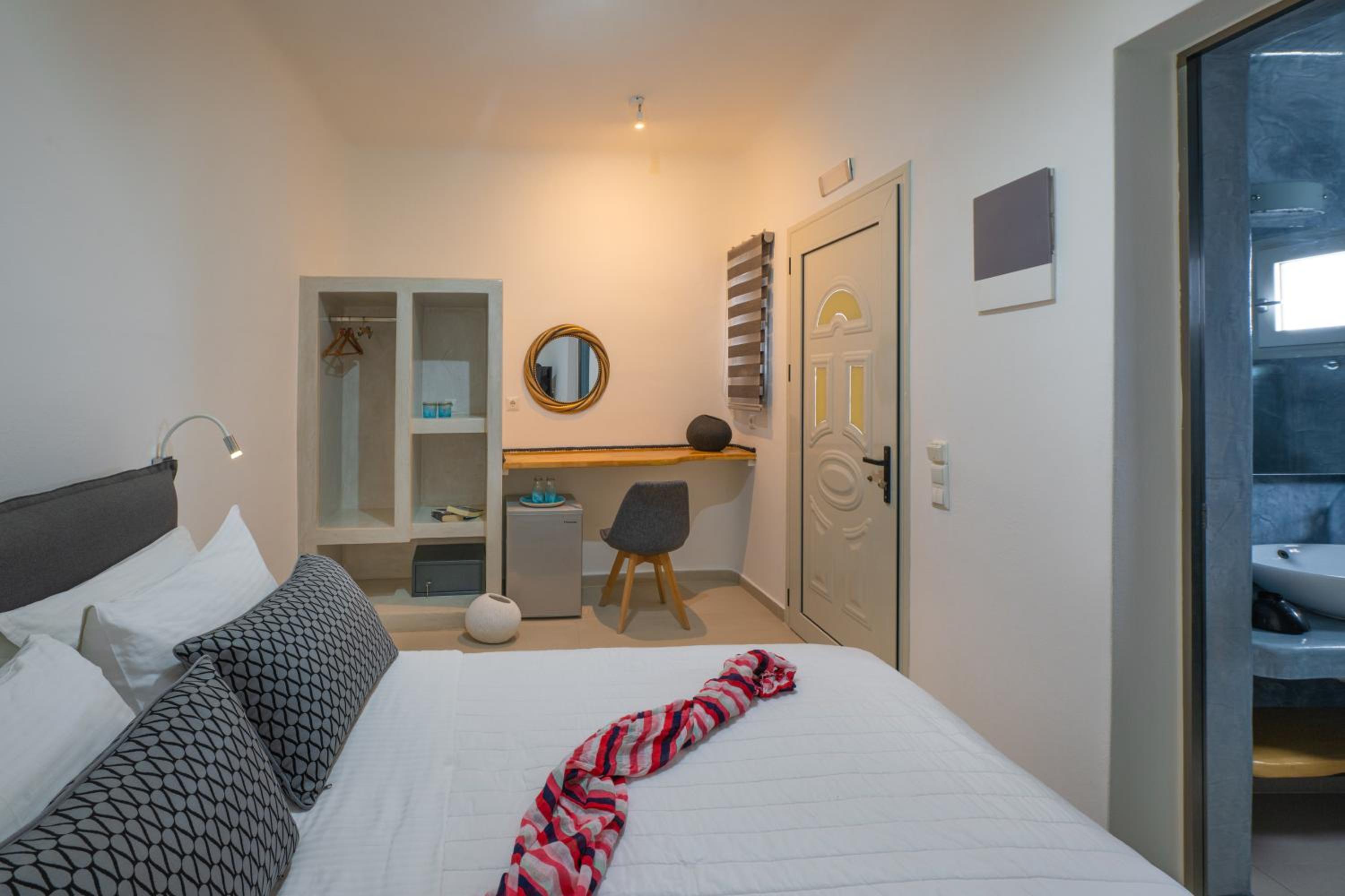 Santoterra Antigua Suites