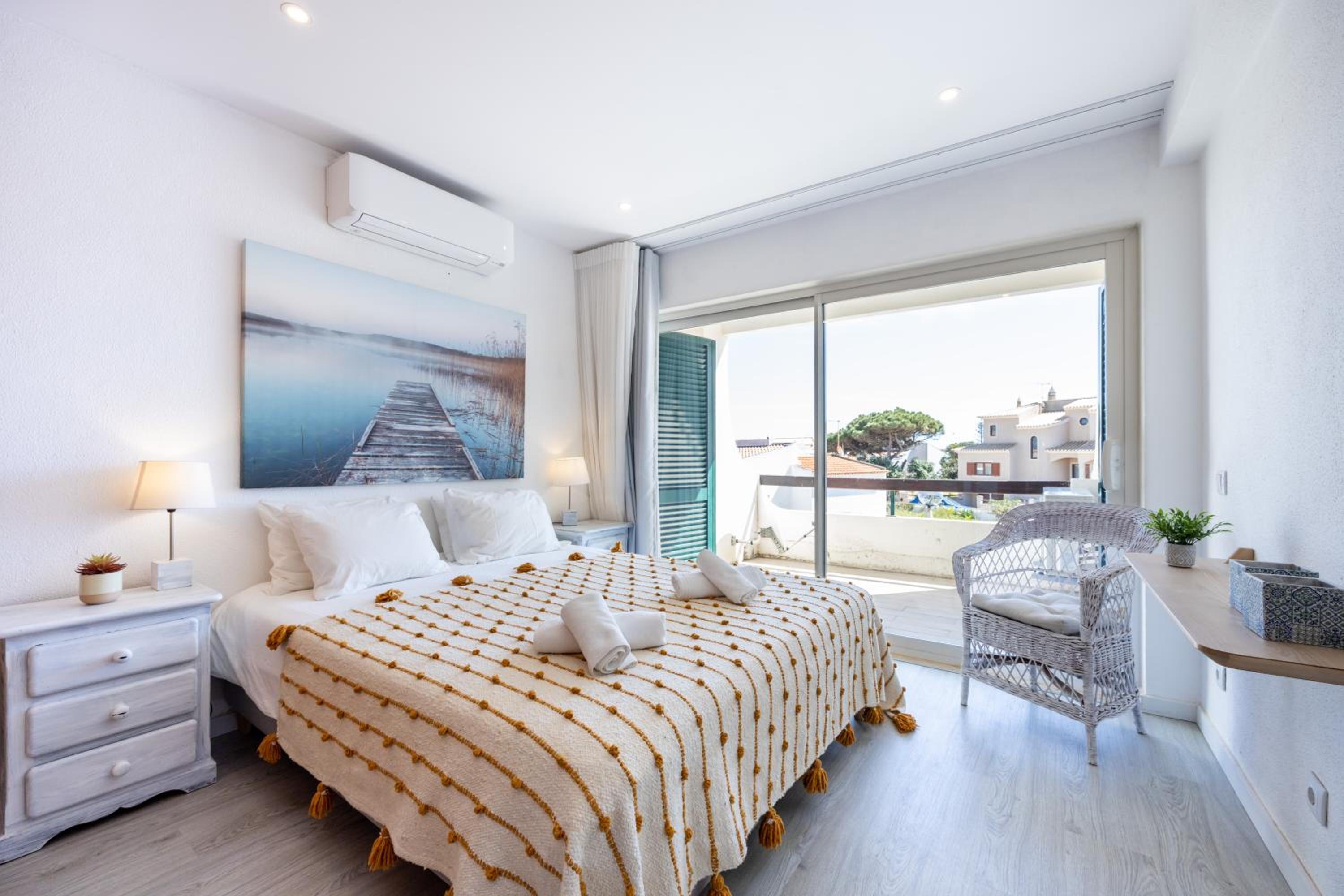 Apartment Julio Pomar, swimming pool view 2