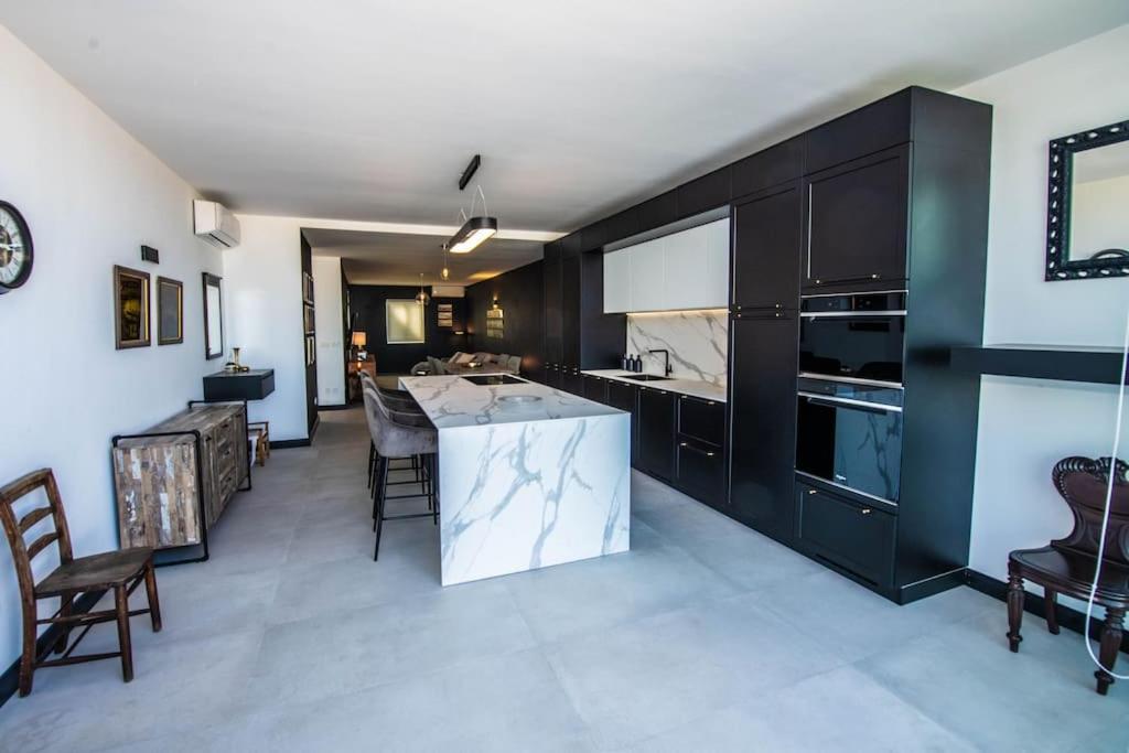 Jaysky penthouse on Etna Street view 5