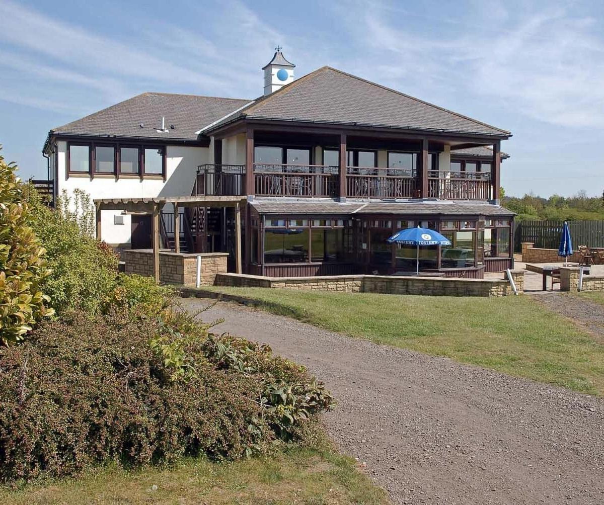 Hotel Silver Oaks Lodge