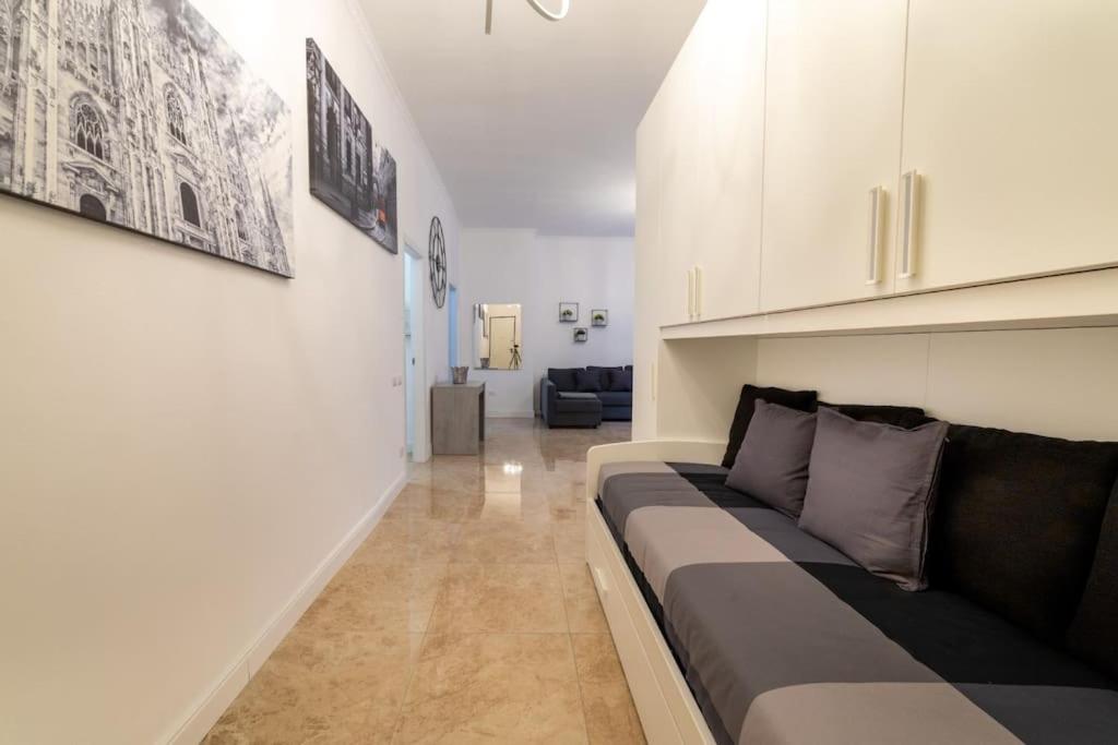 San Babila - Luxury Milanese Apartment