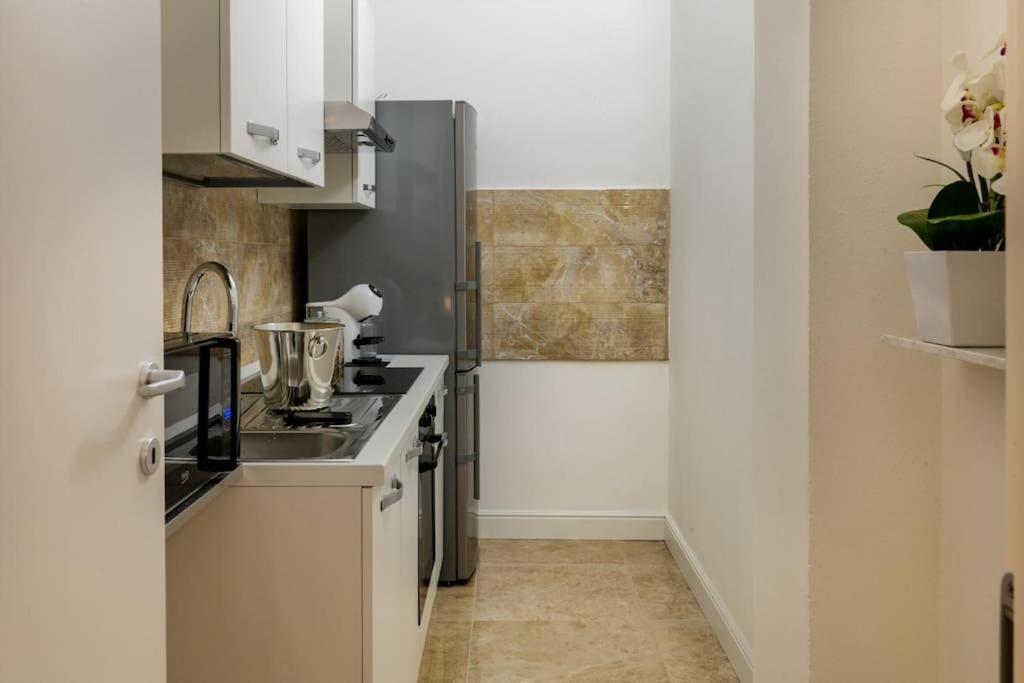 San Babila - Luxury Milanese Apartment