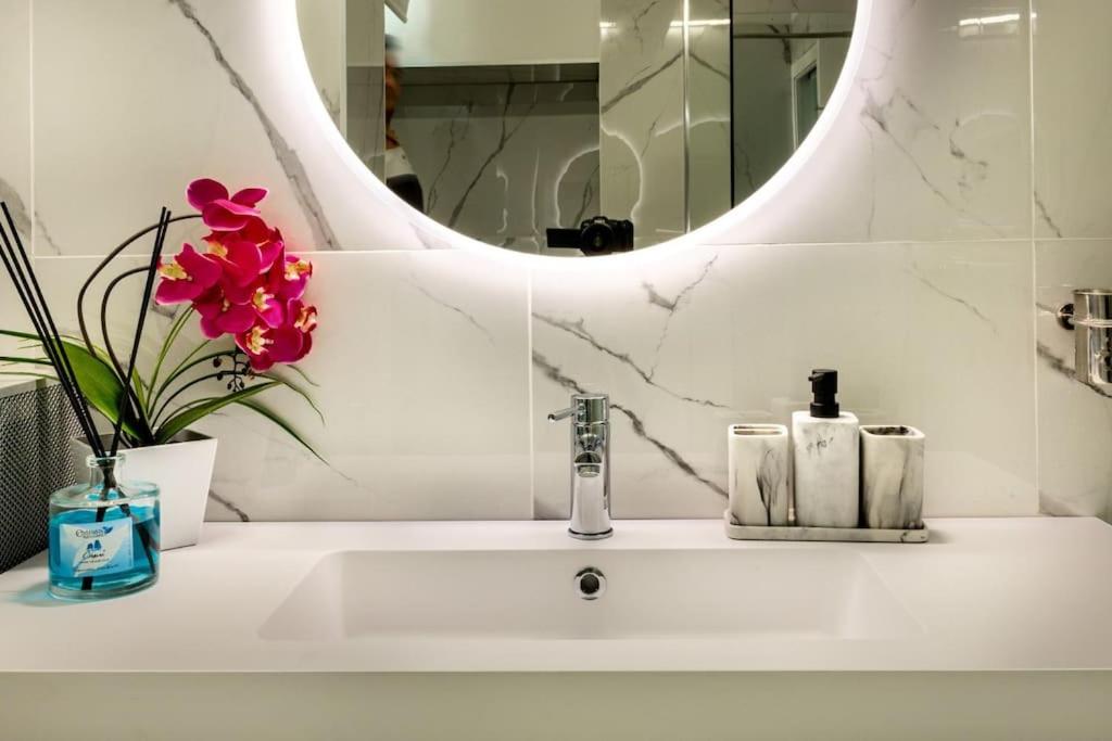 San Babila - Luxury Milanese Apartment