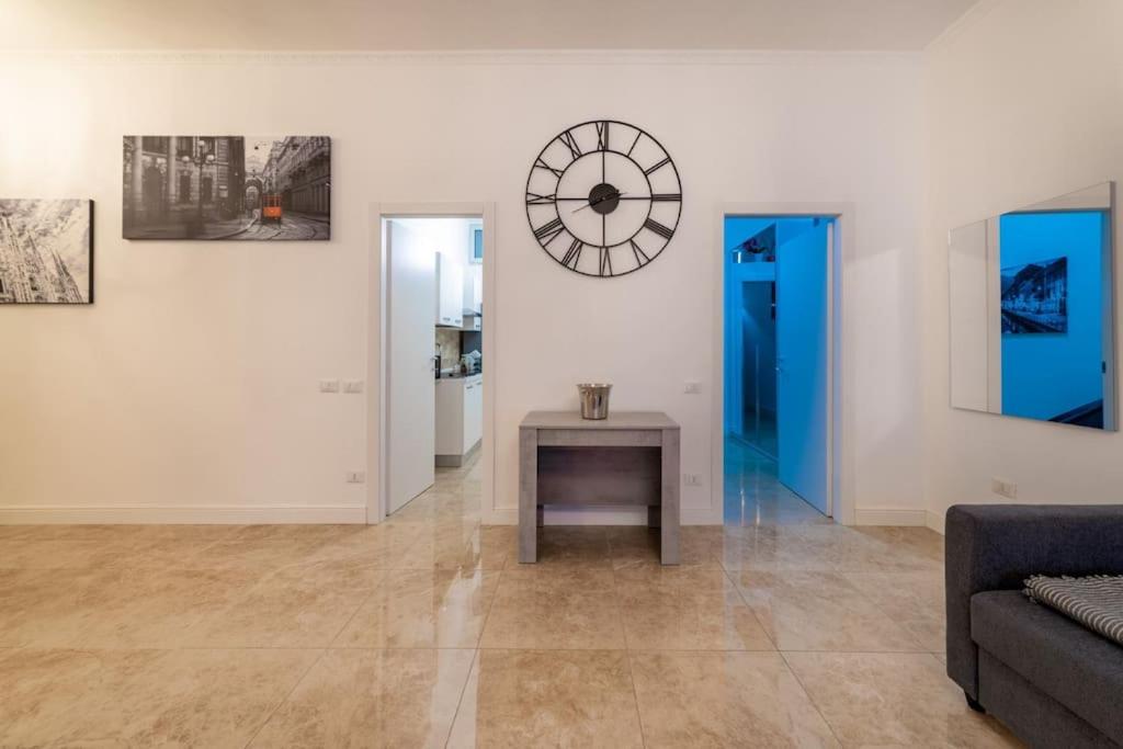 San Babila - Luxury Milanese Apartment