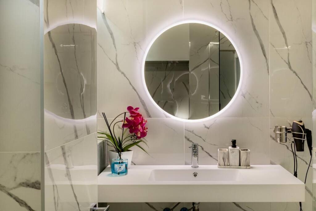 San Babila - Luxury Milanese Apartment