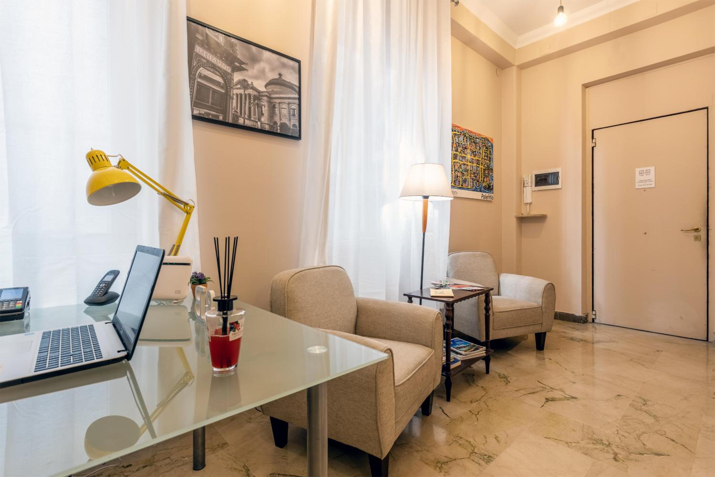 MassimoCentro Rooms